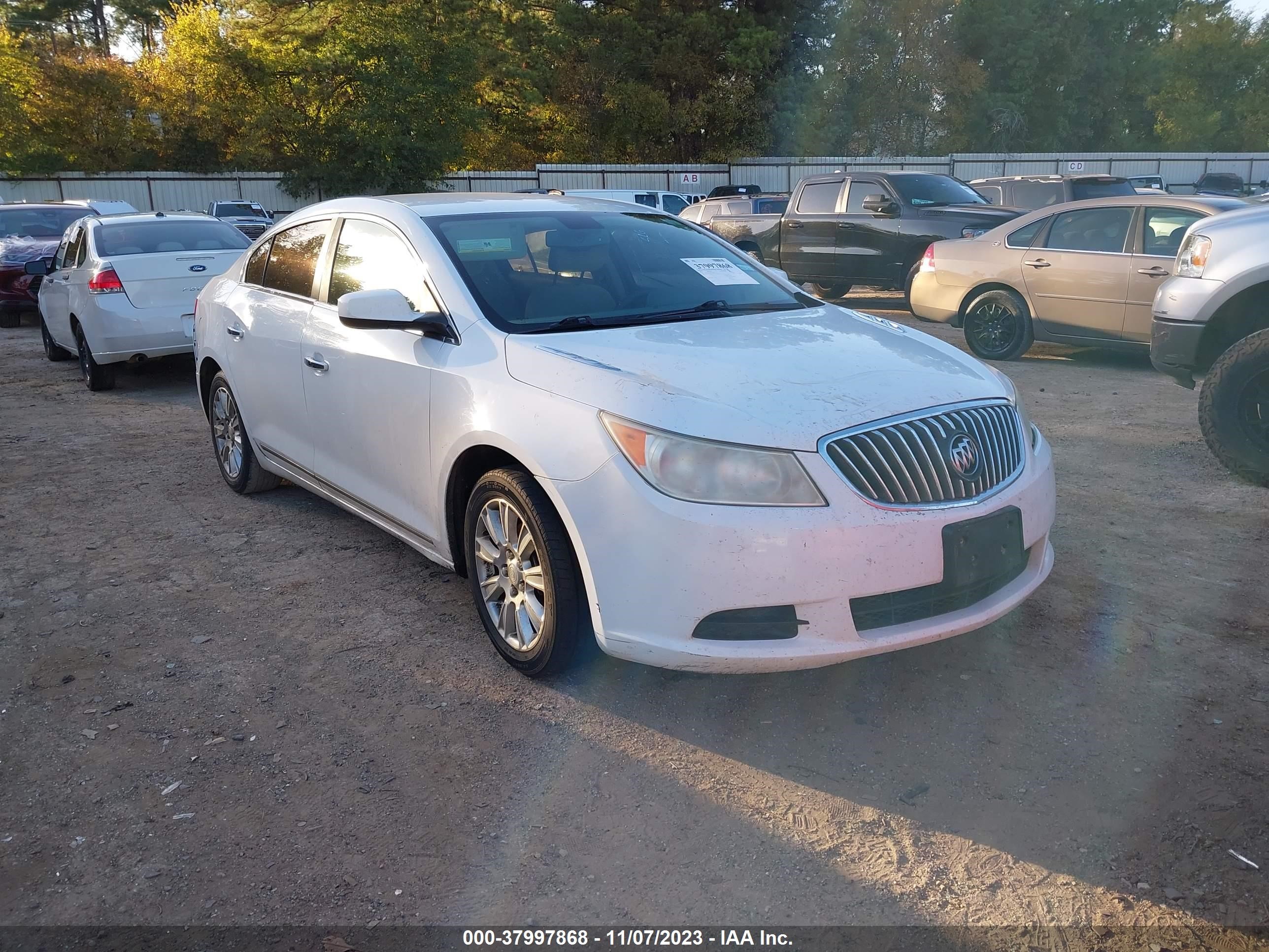 Photo 0 VIN: 1G4GA5ER4DF128983 - BUICK LACROSSE 