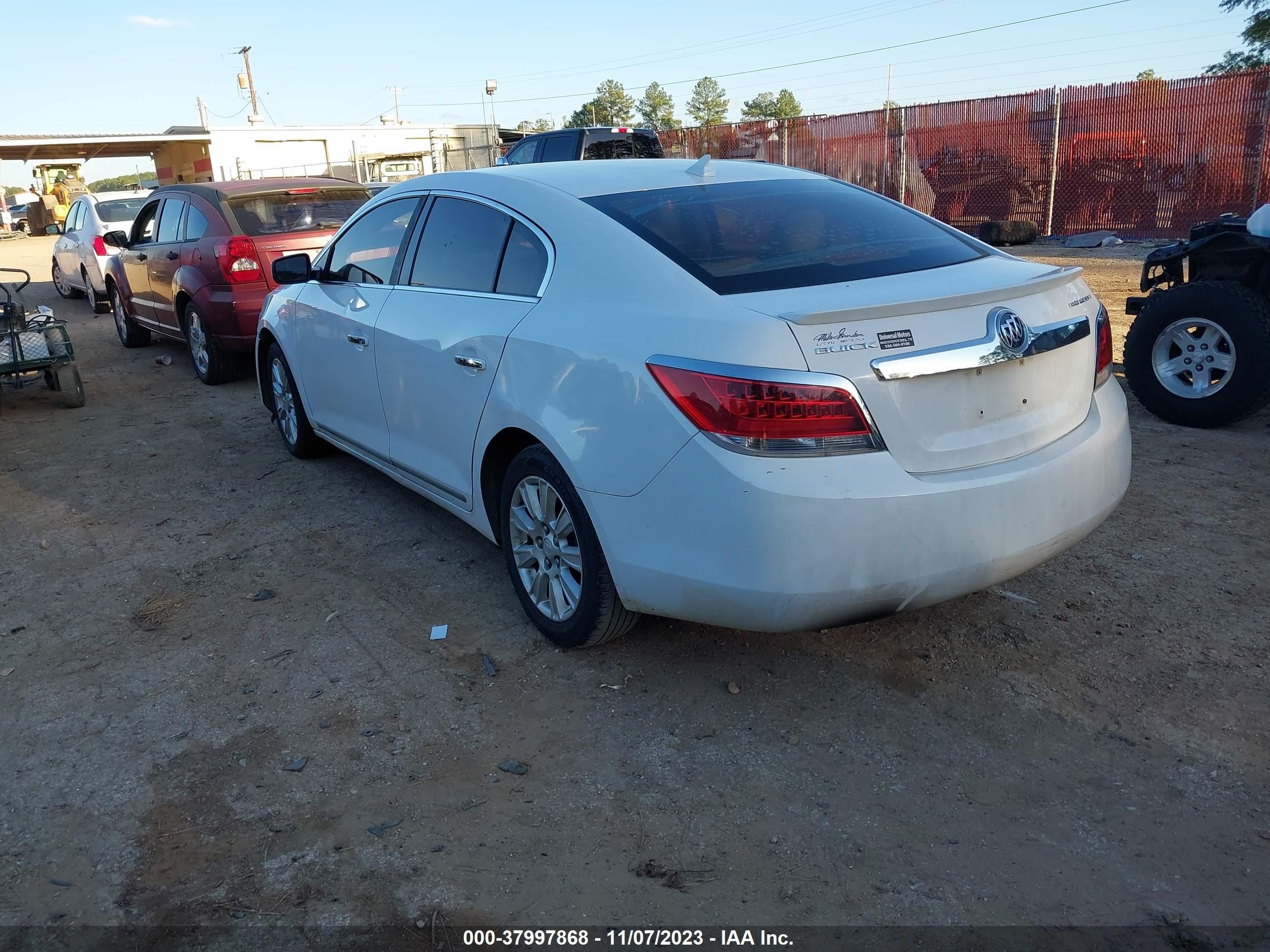 Photo 2 VIN: 1G4GA5ER4DF128983 - BUICK LACROSSE 