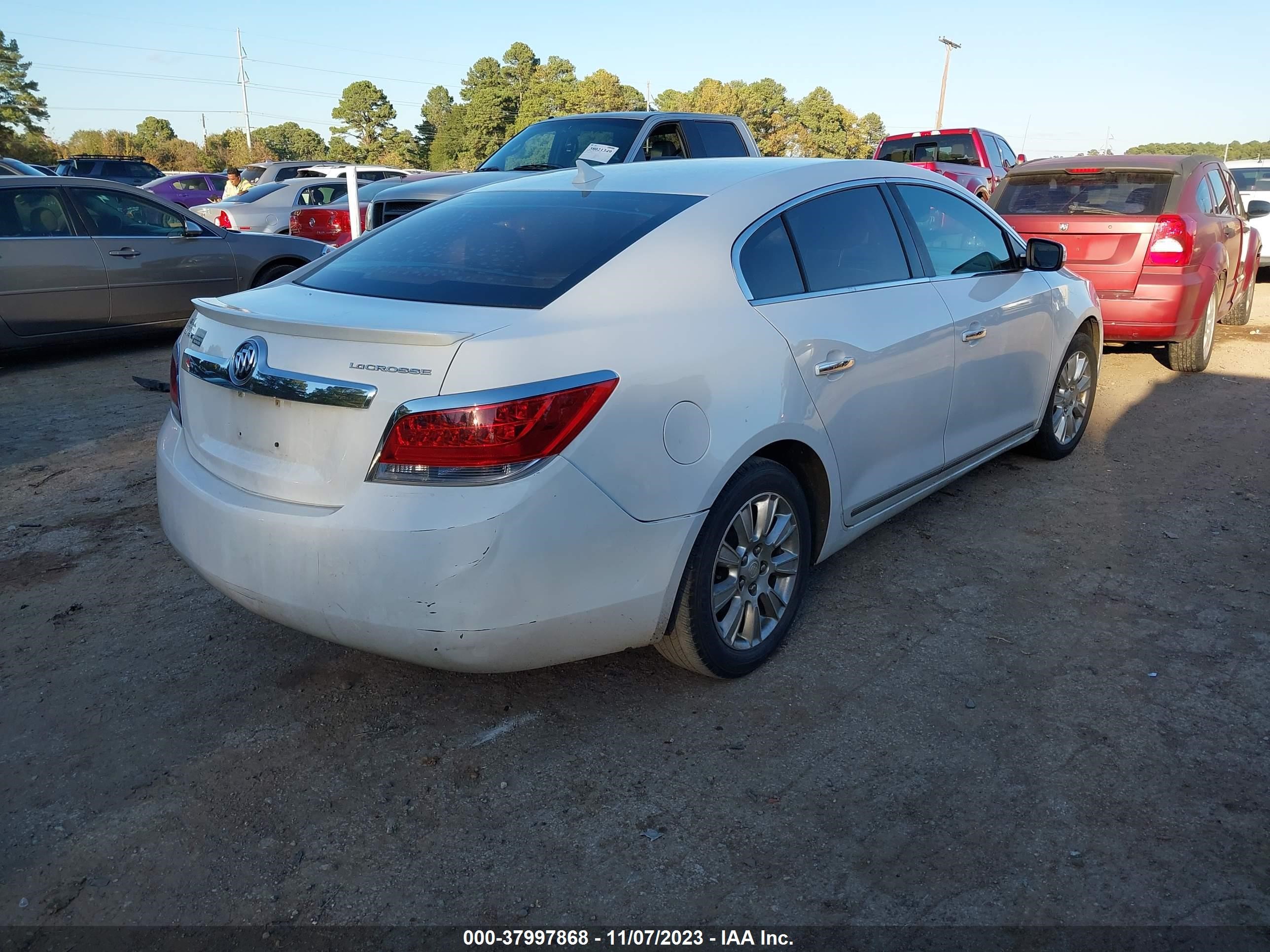 Photo 3 VIN: 1G4GA5ER4DF128983 - BUICK LACROSSE 