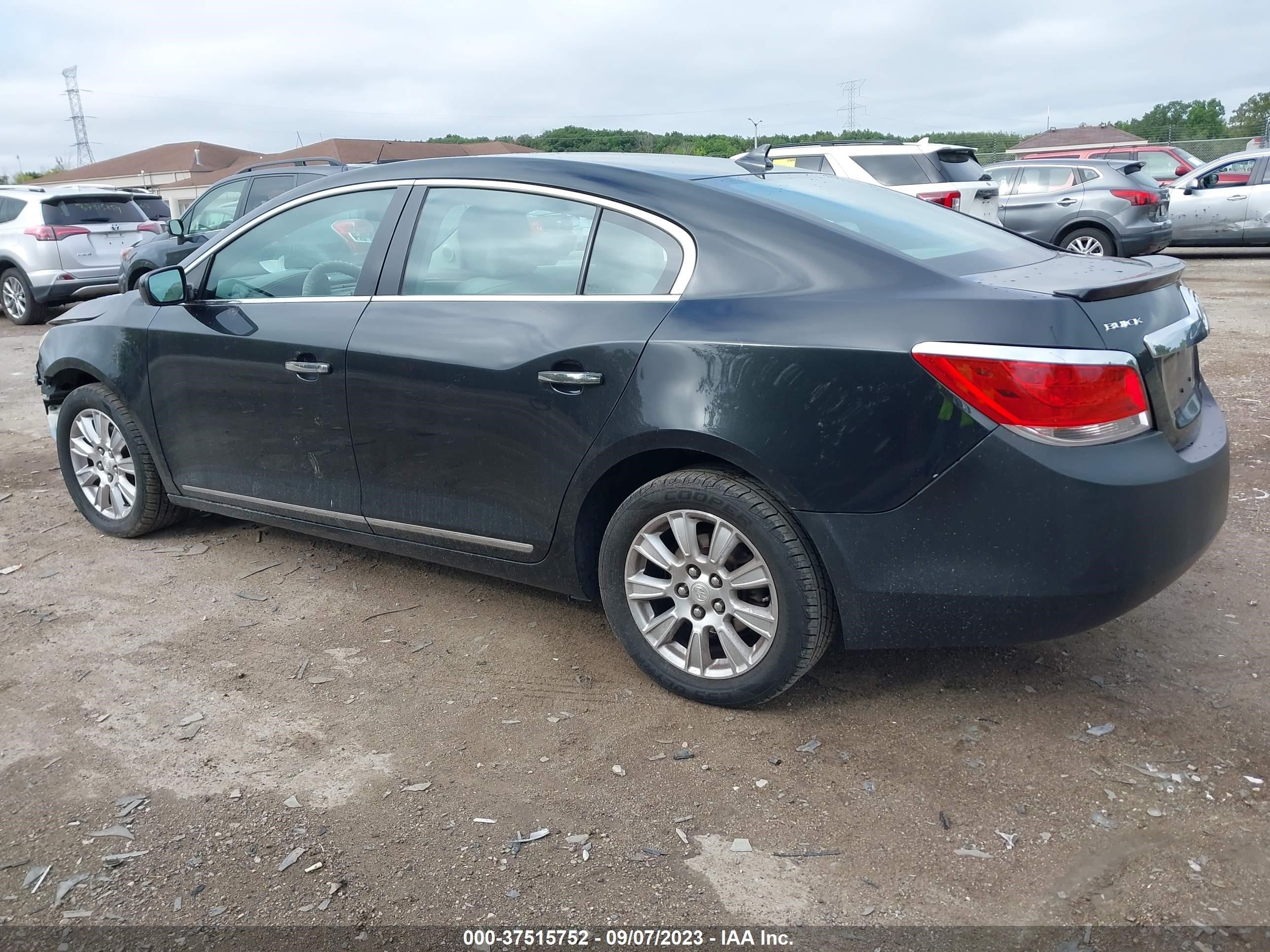 Photo 2 VIN: 1G4GA5ER9DF254420 - BUICK LACROSSE 