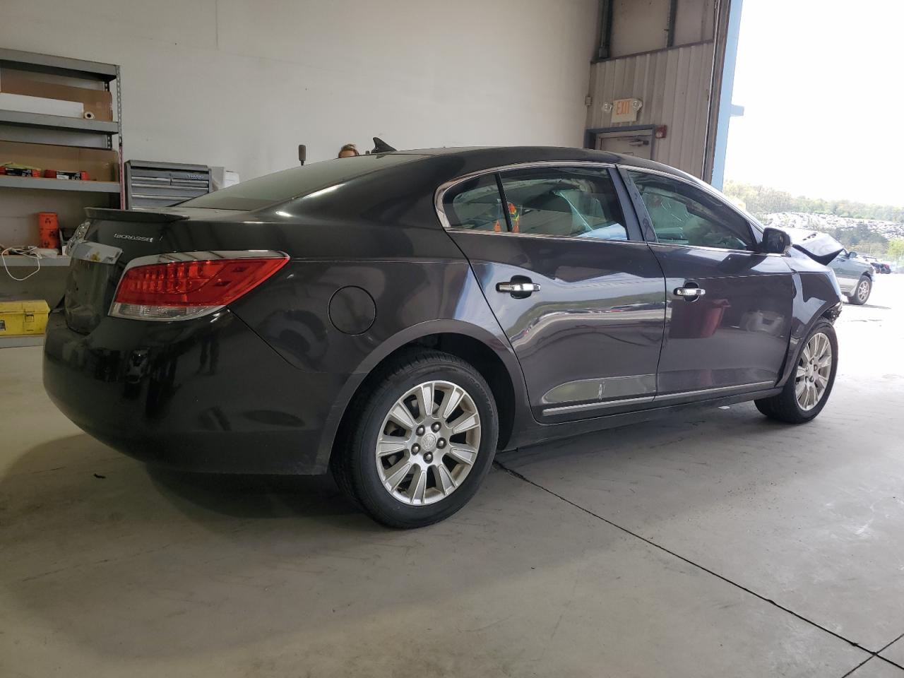 Photo 2 VIN: 1G4GA5ERXDF162698 - BUICK LACROSSE 