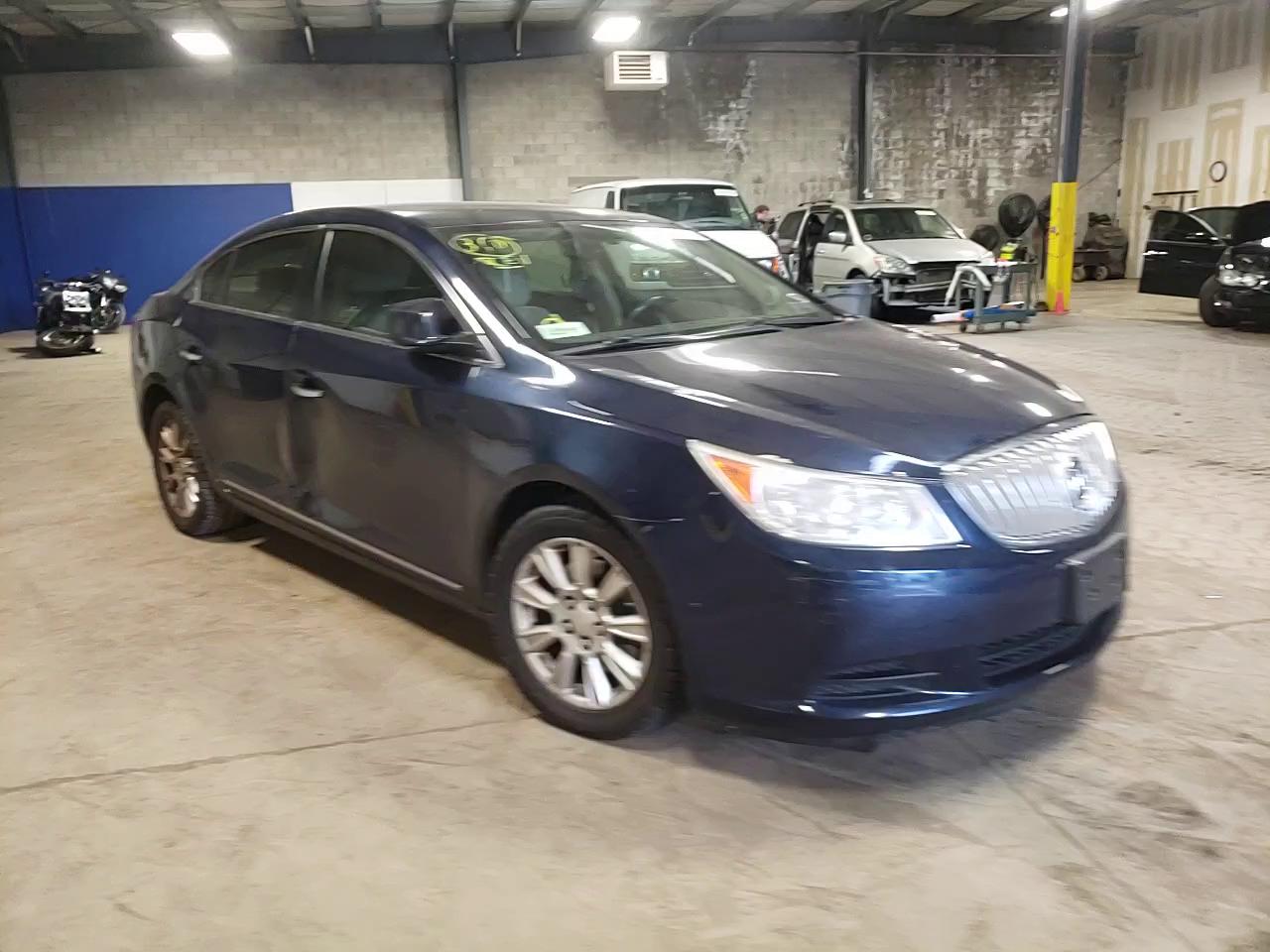 Photo 10 VIN: 1G4GB5E33CF314778 - BUICK LACROSSE 