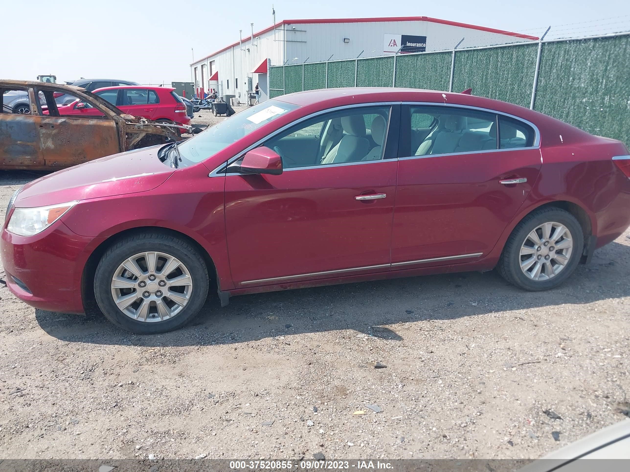 Photo 13 VIN: 1G4GB5EG1AF252555 - BUICK LACROSSE 