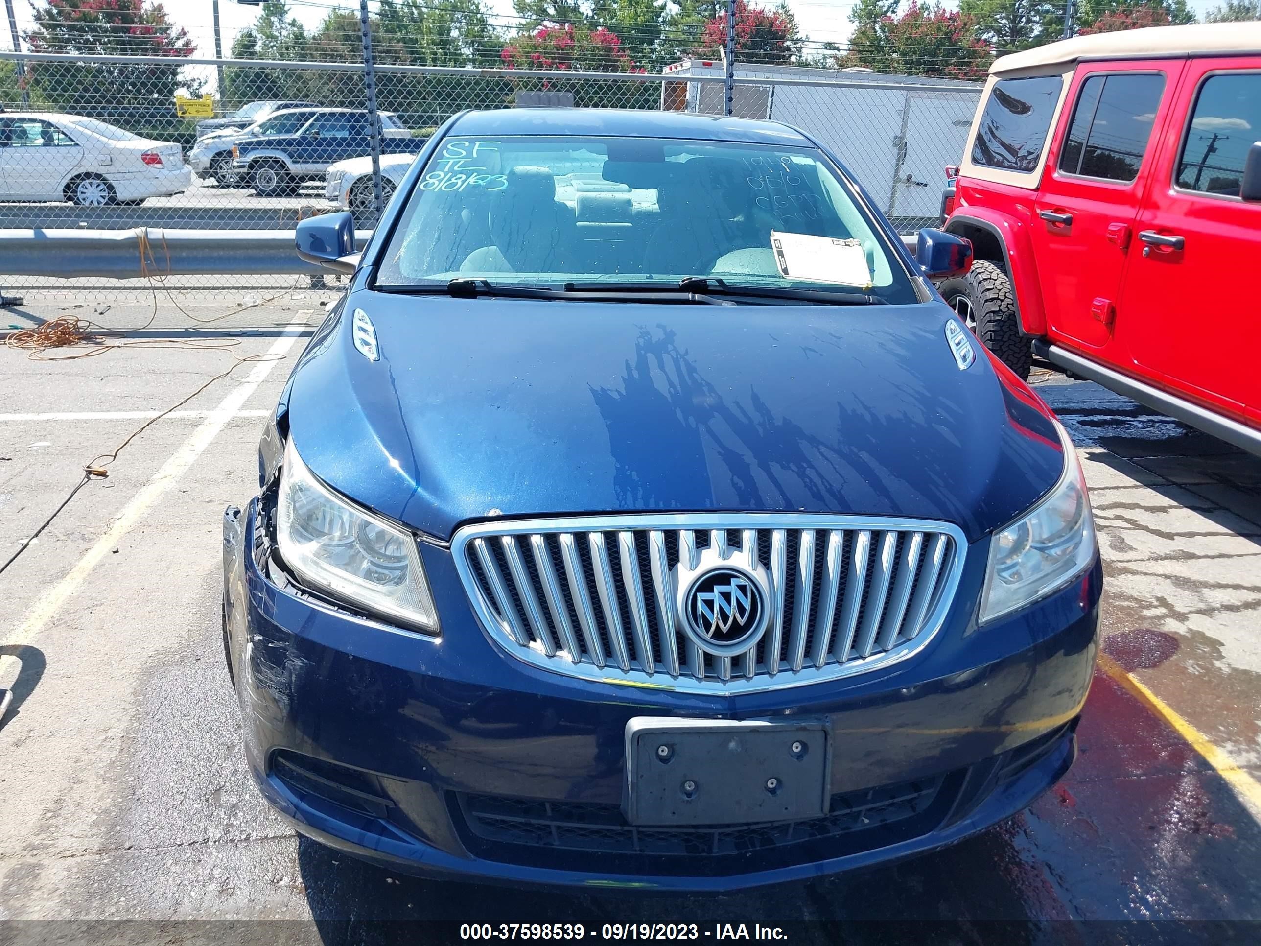 Photo 11 VIN: 1G4GB5ER5CF309005 - BUICK LACROSSE 