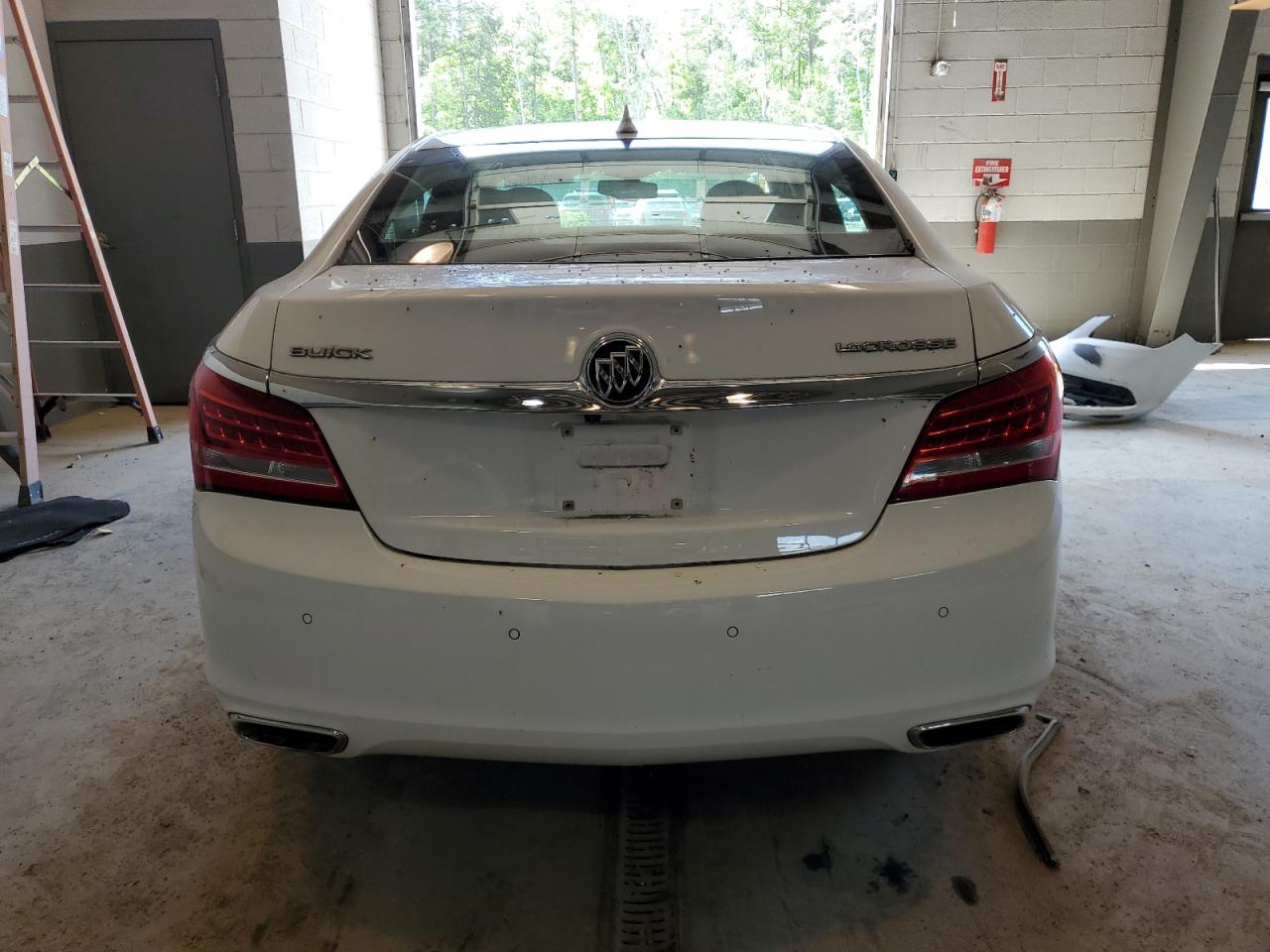 Photo 5 VIN: 1G4GB5G30EF176097 - BUICK LACROSSE 