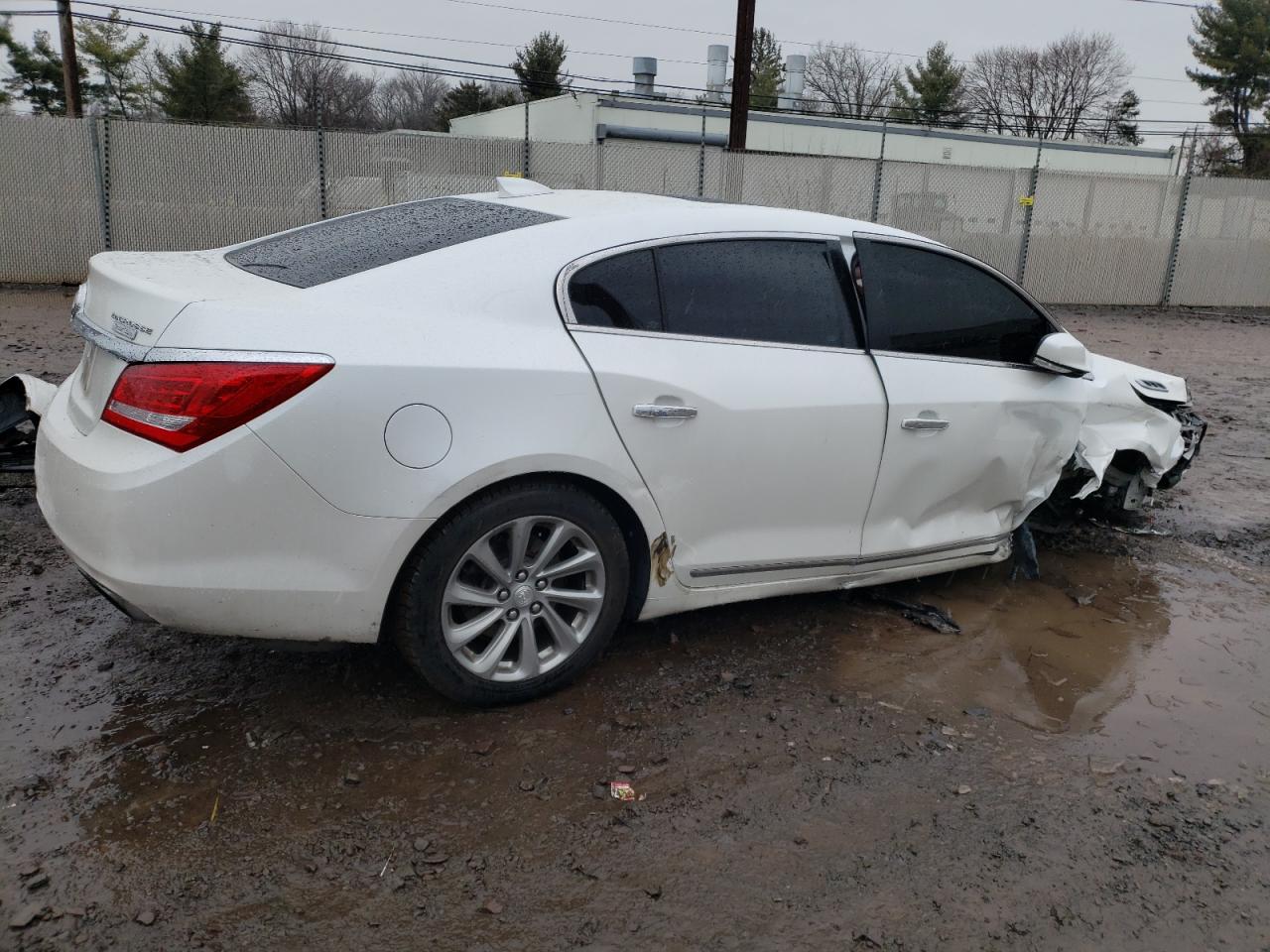 Photo 2 VIN: 1G4GB5G30GF168195 - BUICK LACROSSE 