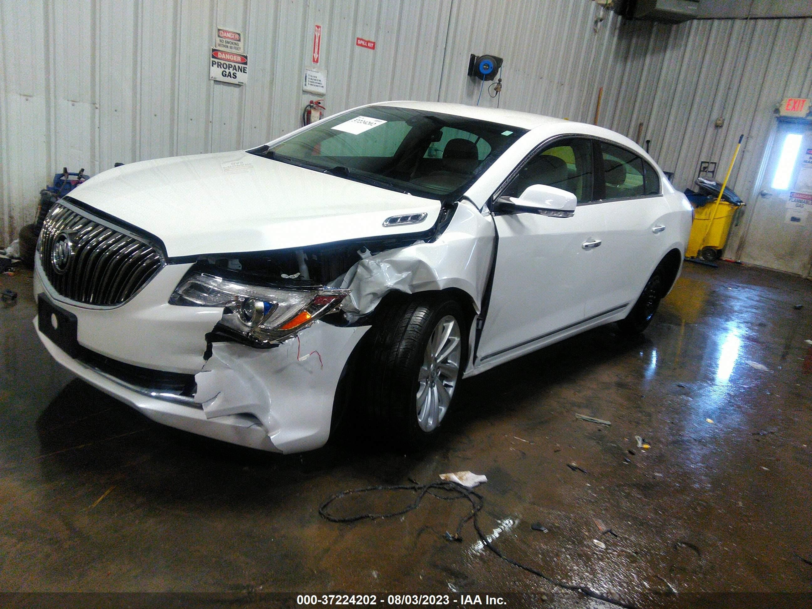 Photo 1 VIN: 1G4GB5G30GF169475 - BUICK LACROSSE 