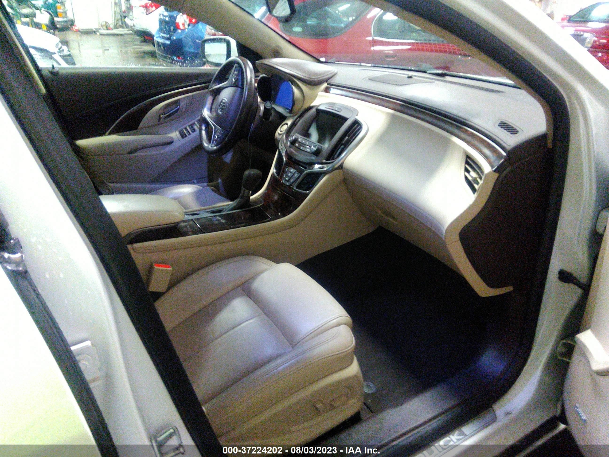 Photo 4 VIN: 1G4GB5G30GF169475 - BUICK LACROSSE 