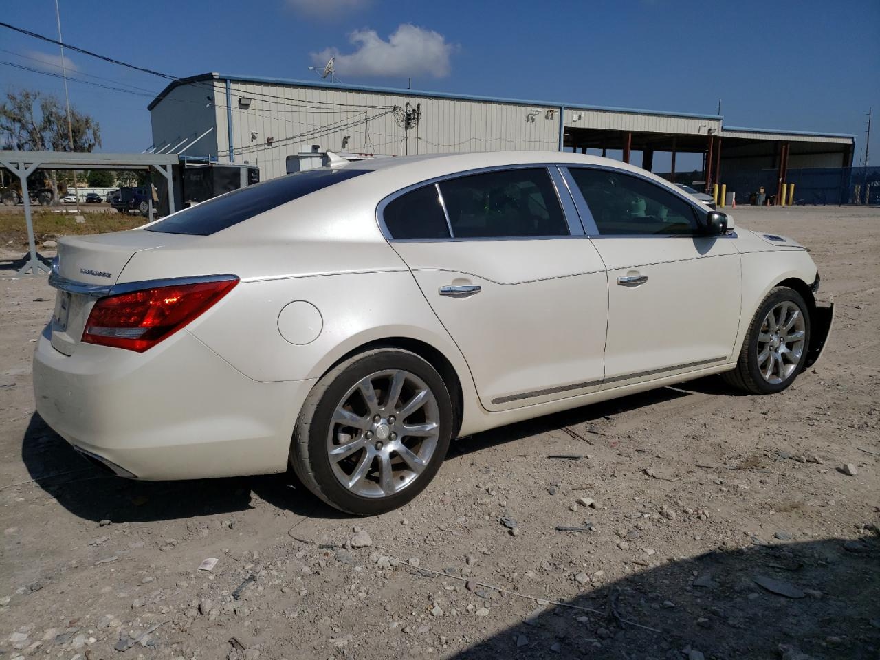 Photo 2 VIN: 1G4GB5G33EF213837 - BUICK LACROSSE 