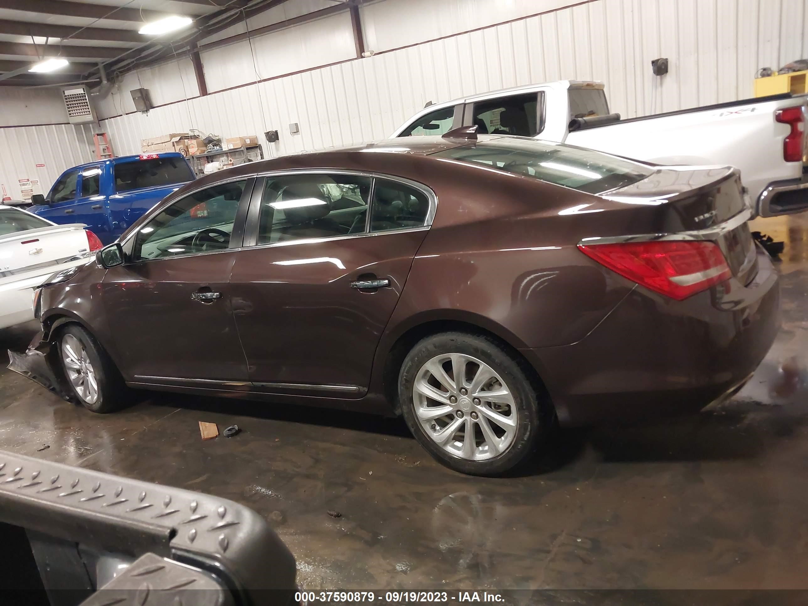 Photo 13 VIN: 1G4GB5G33FF218960 - BUICK LACROSSE 