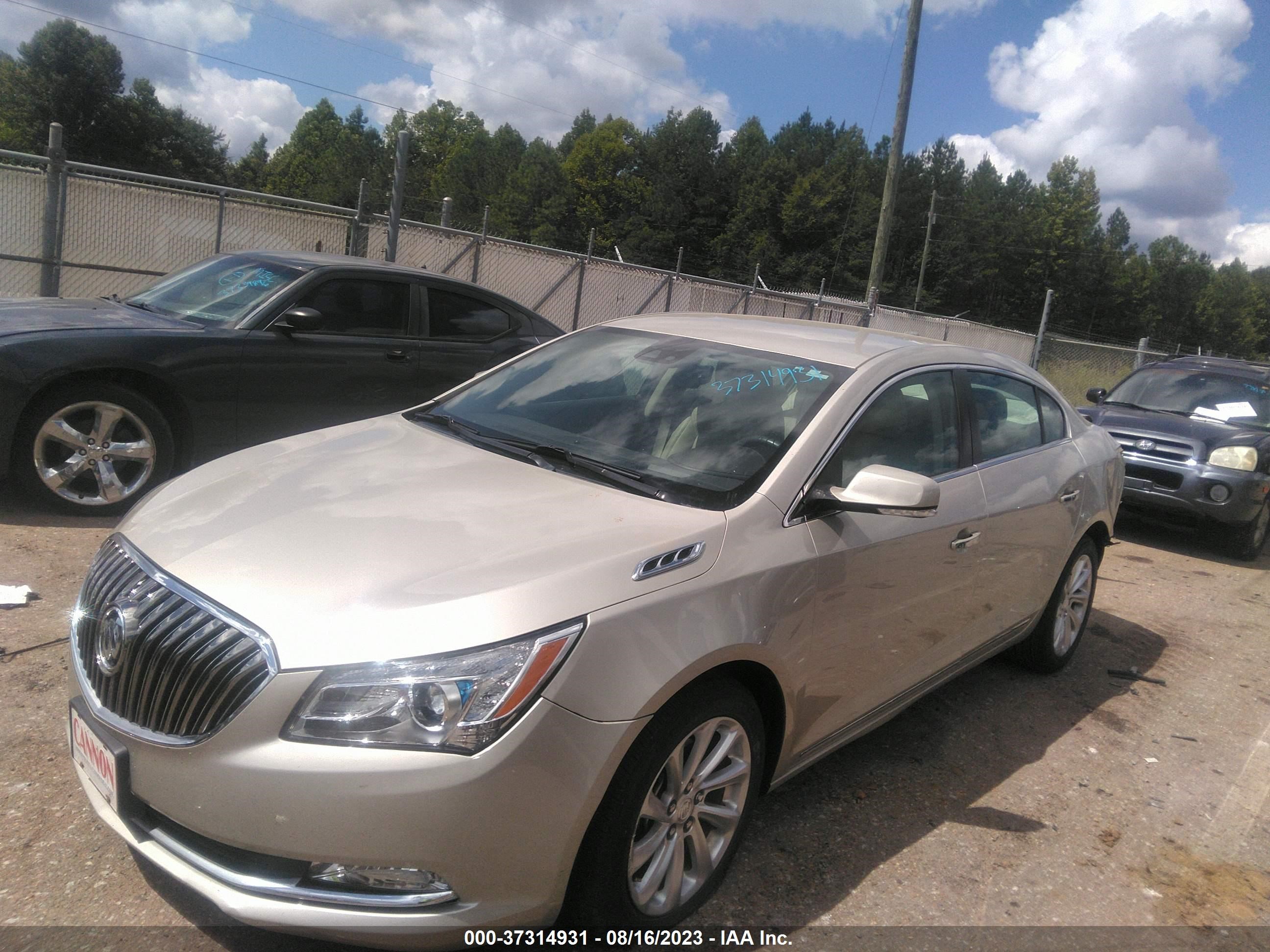 Photo 1 VIN: 1G4GB5G33GF155201 - BUICK LACROSSE 