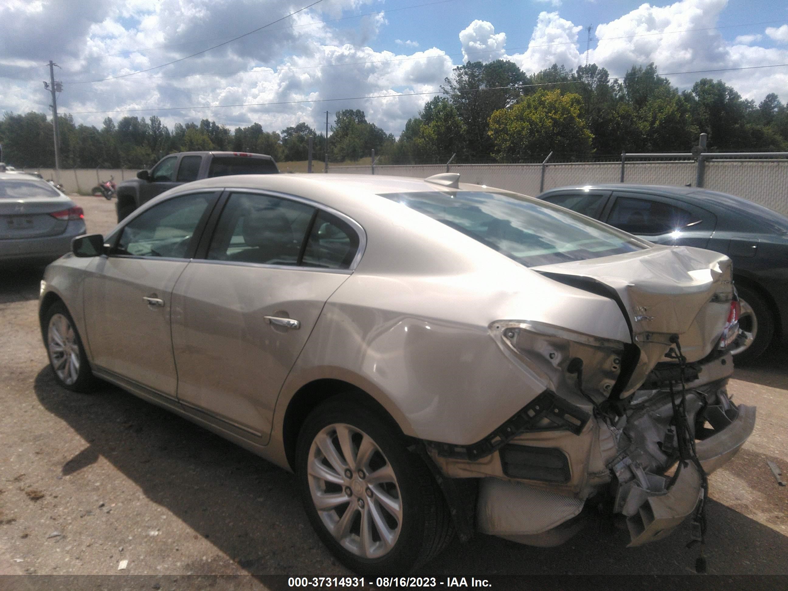 Photo 2 VIN: 1G4GB5G33GF155201 - BUICK LACROSSE 