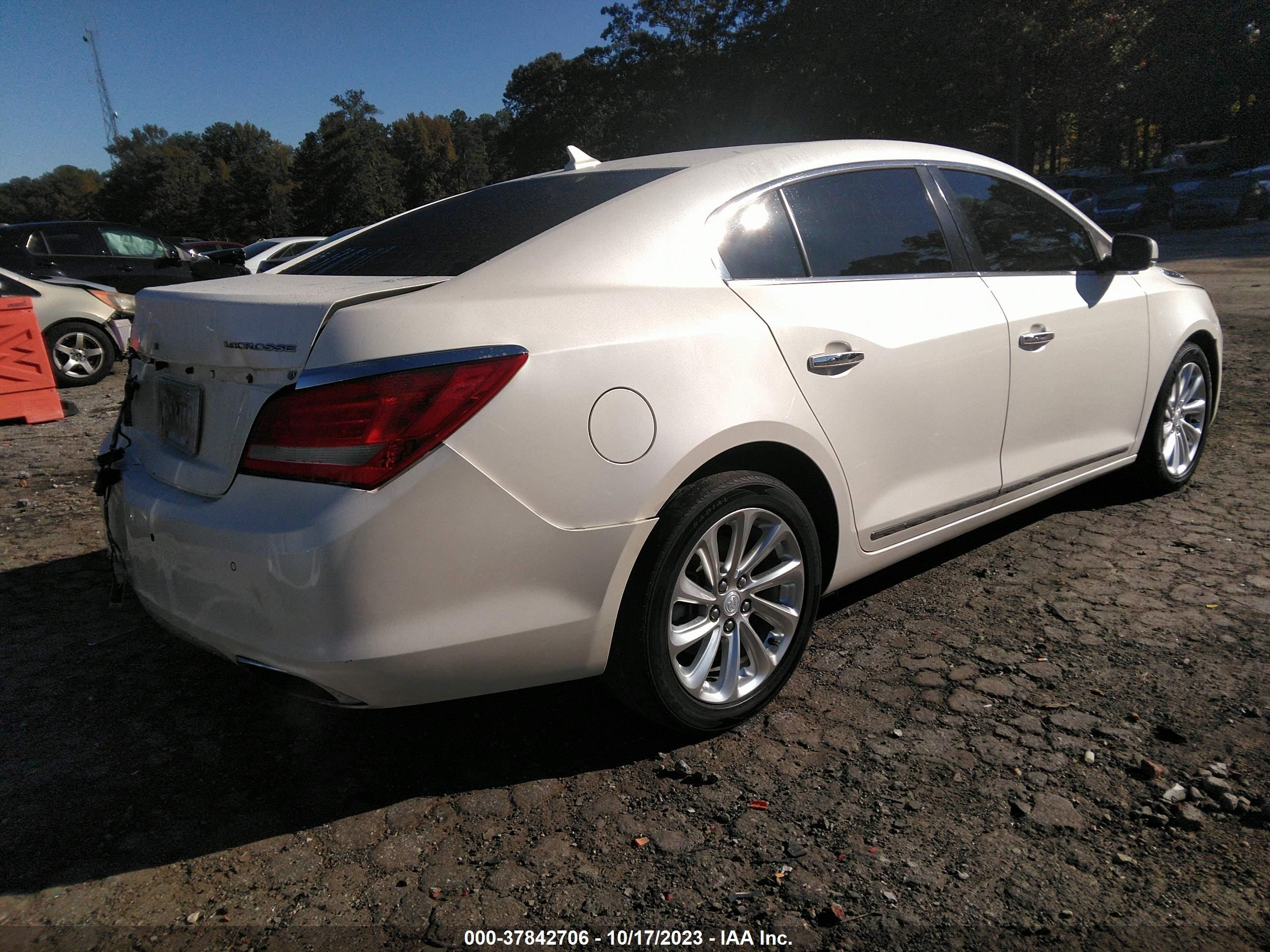 Photo 3 VIN: 1G4GB5G34EF105596 - BUICK LACROSSE 