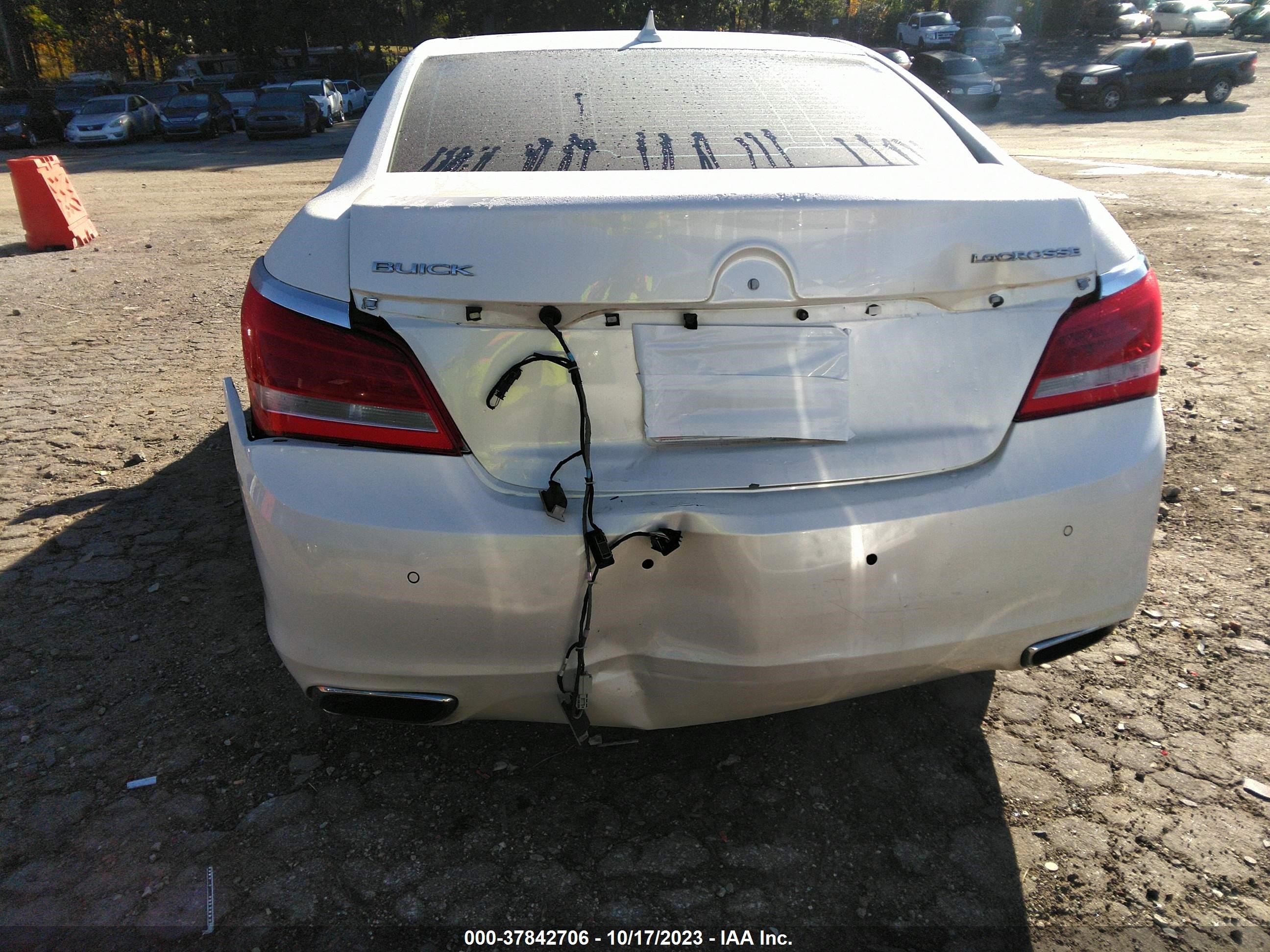 Photo 5 VIN: 1G4GB5G34EF105596 - BUICK LACROSSE 