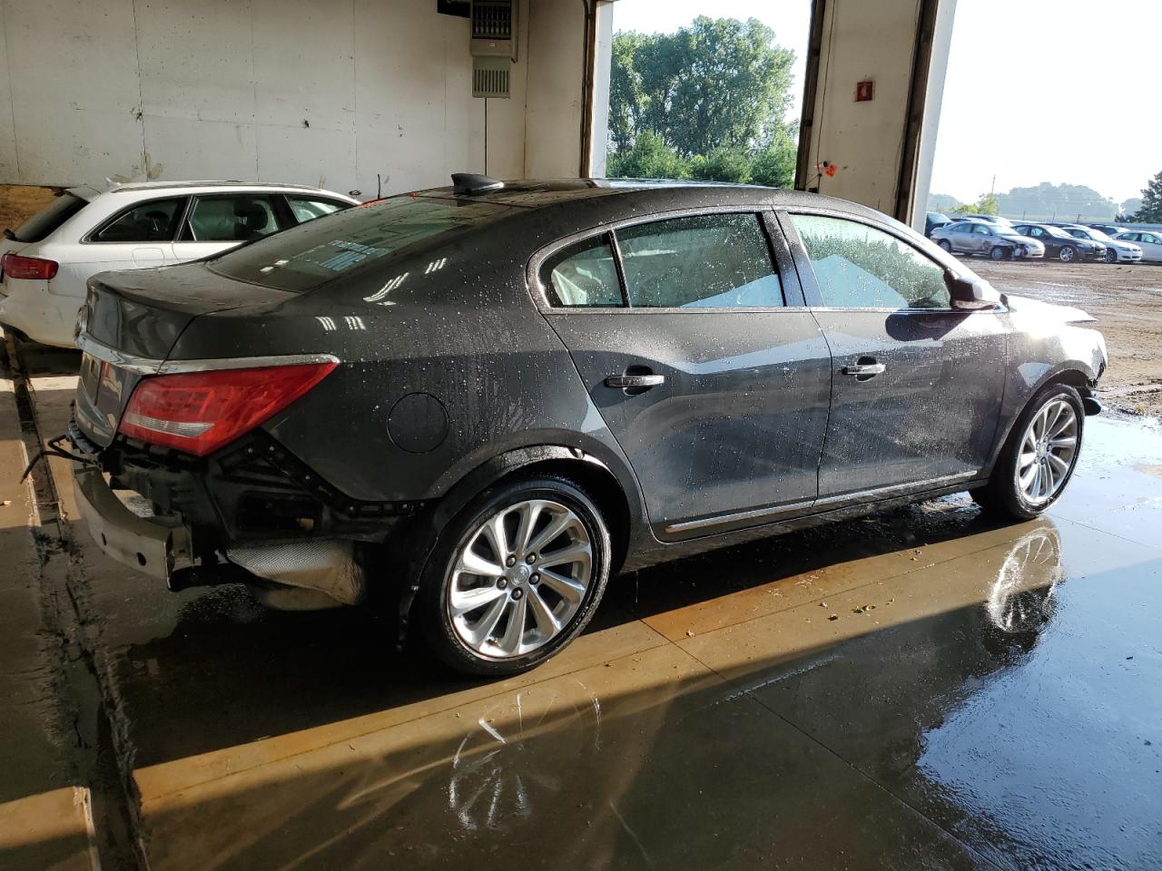 Photo 2 VIN: 1G4GB5G35GF159363 - BUICK LACROSSE 