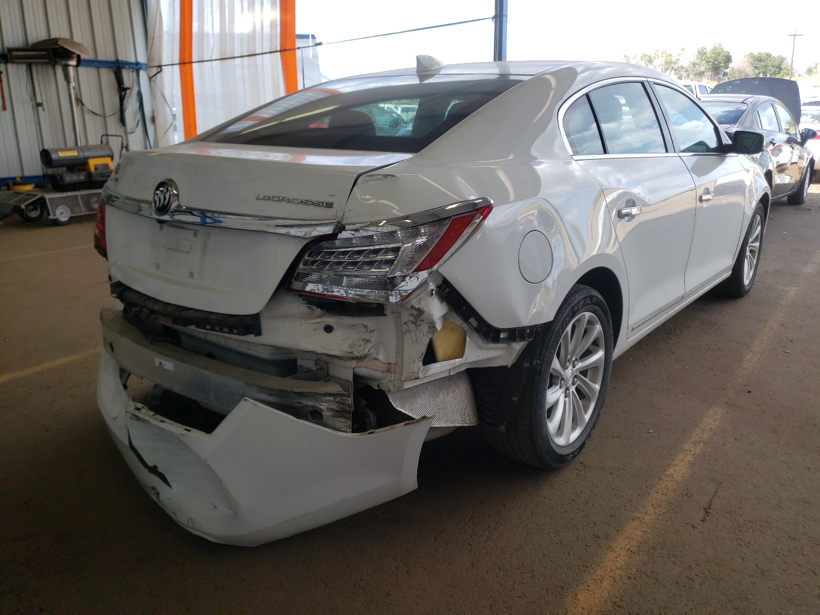 Photo 3 VIN: 1G4GB5G36GF118479 - BUICK LACROSSE 