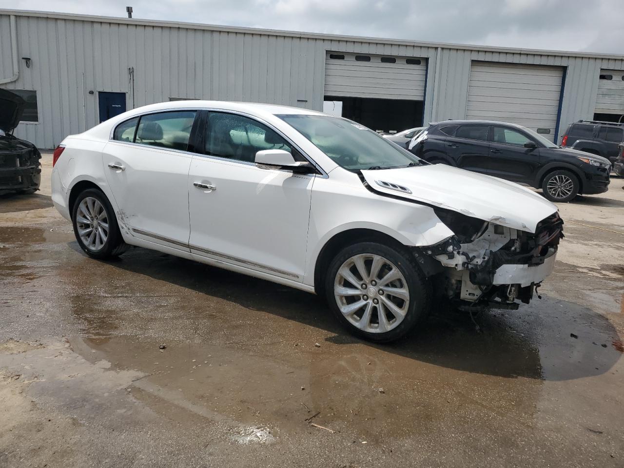 Photo 3 VIN: 1G4GB5G36GF172526 - BUICK LACROSSE 