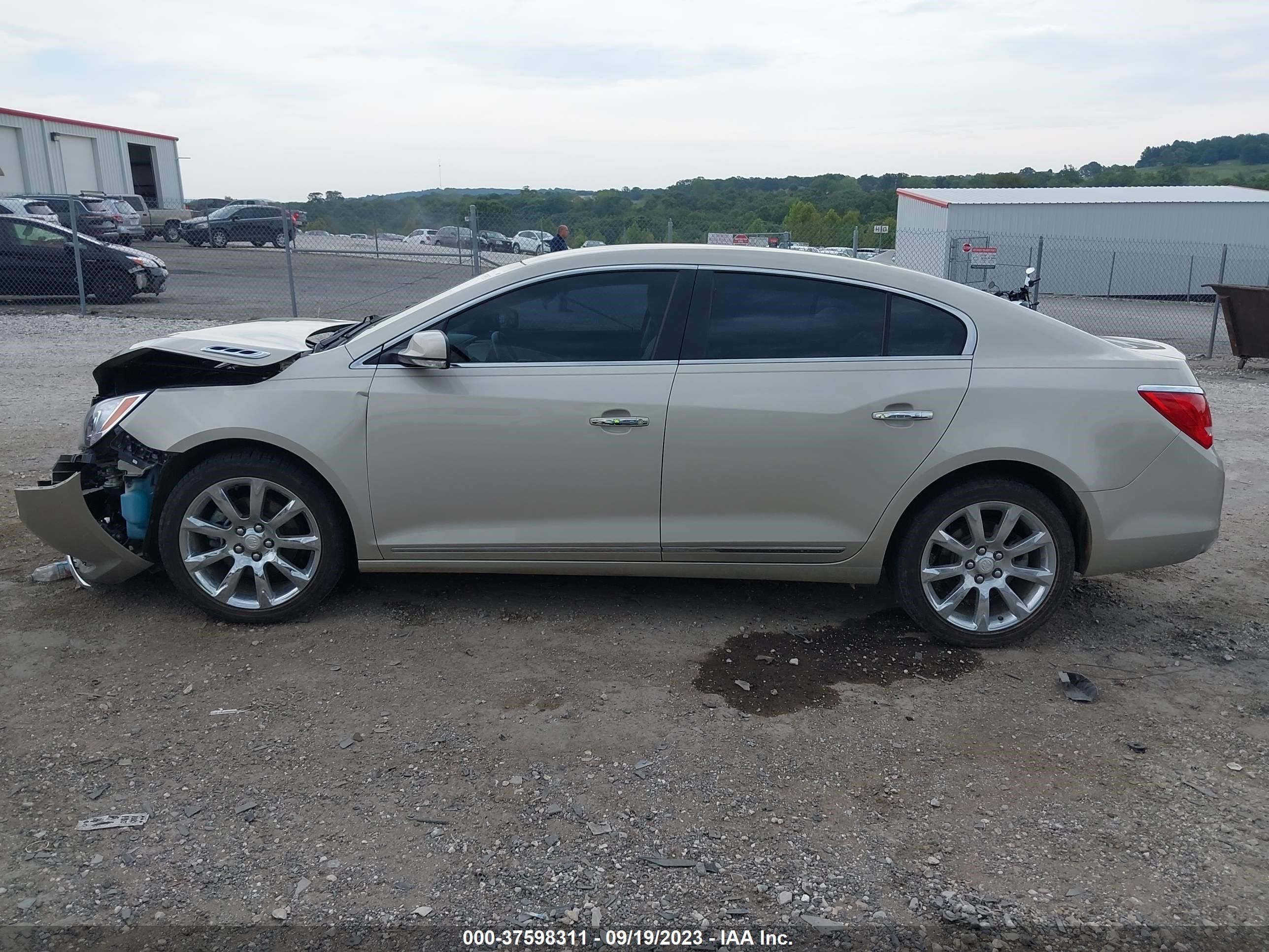 Photo 13 VIN: 1G4GB5G38EF175280 - BUICK LACROSSE 