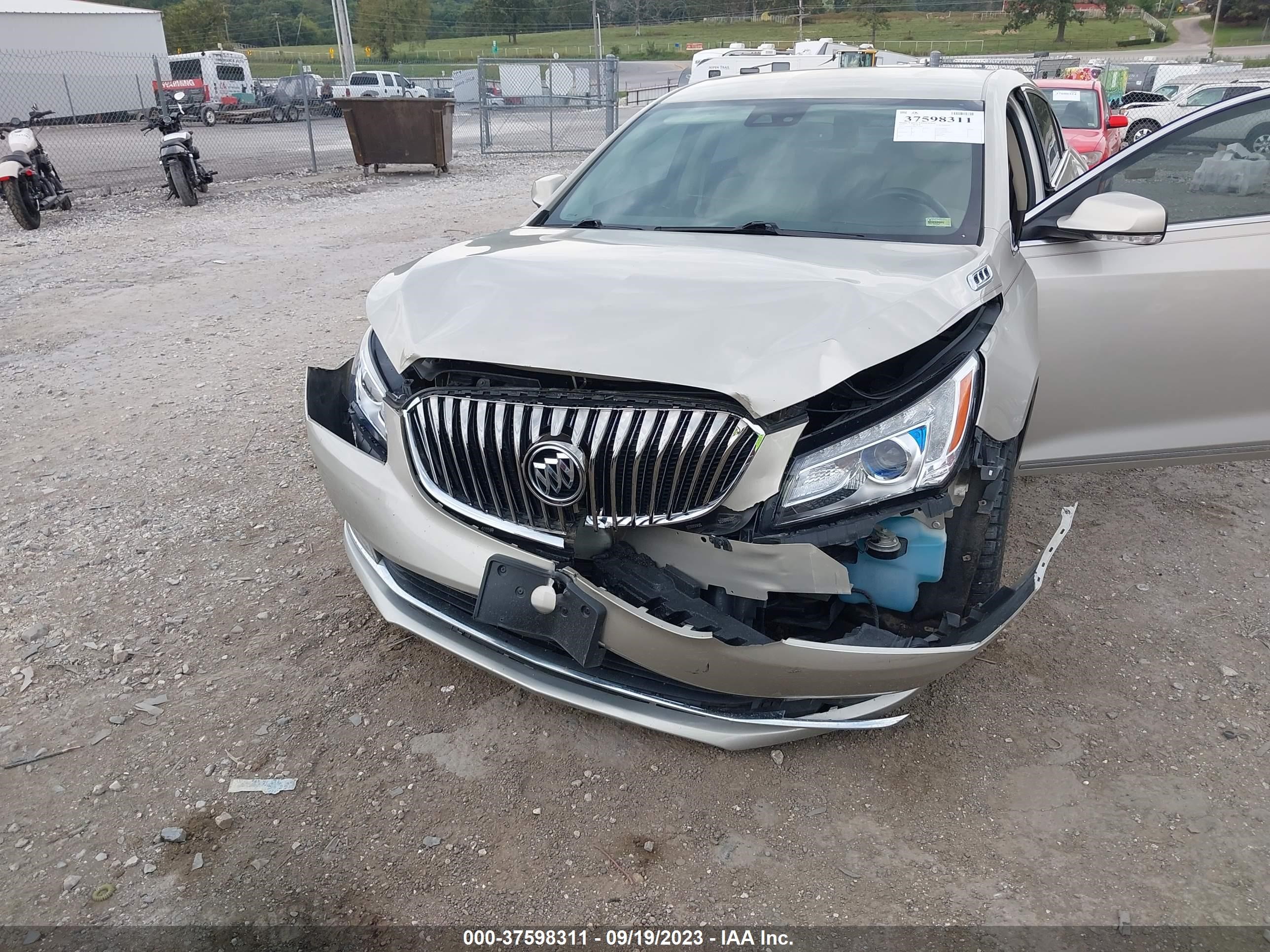 Photo 5 VIN: 1G4GB5G38EF175280 - BUICK LACROSSE 