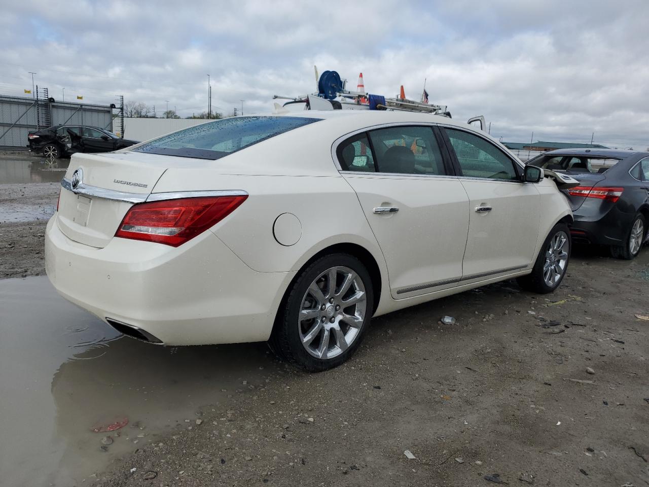 Photo 2 VIN: 1G4GB5G39EF127061 - BUICK LACROSSE 