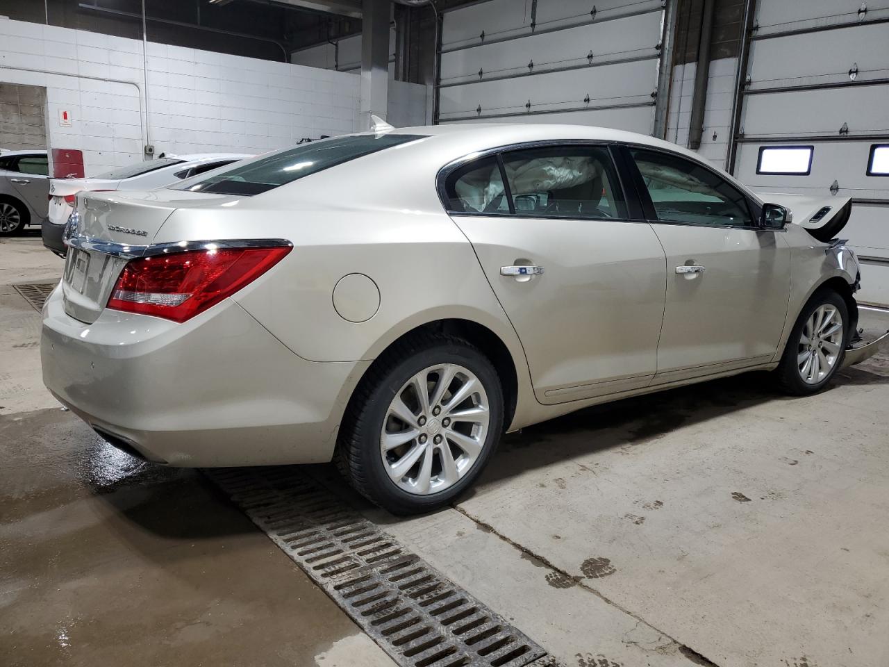 Photo 2 VIN: 1G4GB5G3XEF290642 - BUICK LACROSSE 