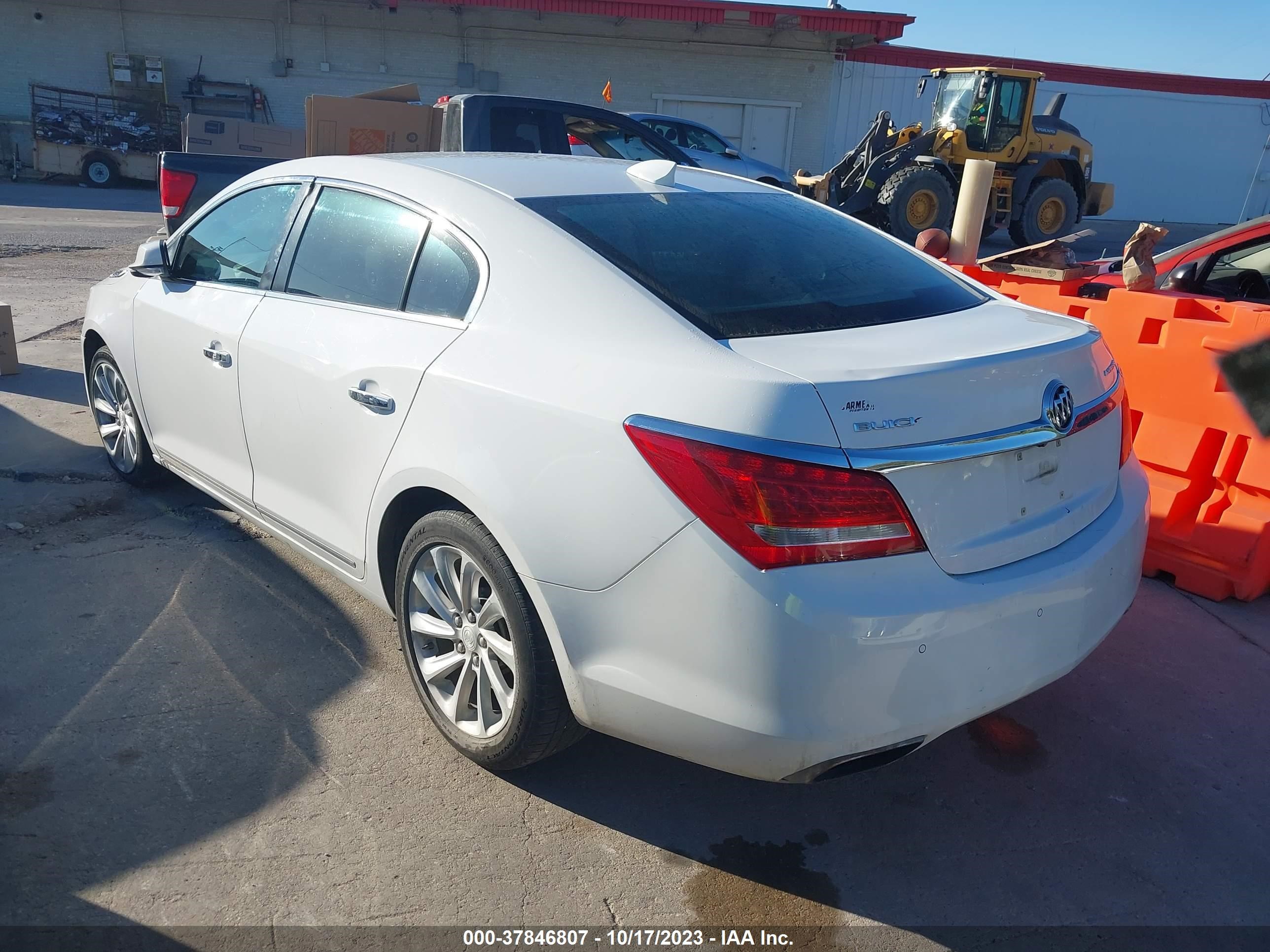 Photo 2 VIN: 1G4GB5G3XFF267220 - BUICK LACROSSE 