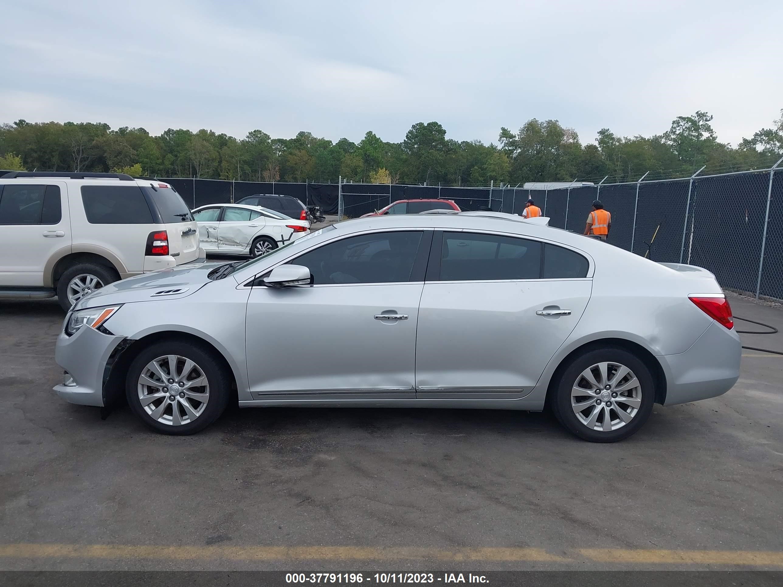 Photo 12 VIN: 1G4GB5GR0FF268641 - BUICK LACROSSE 