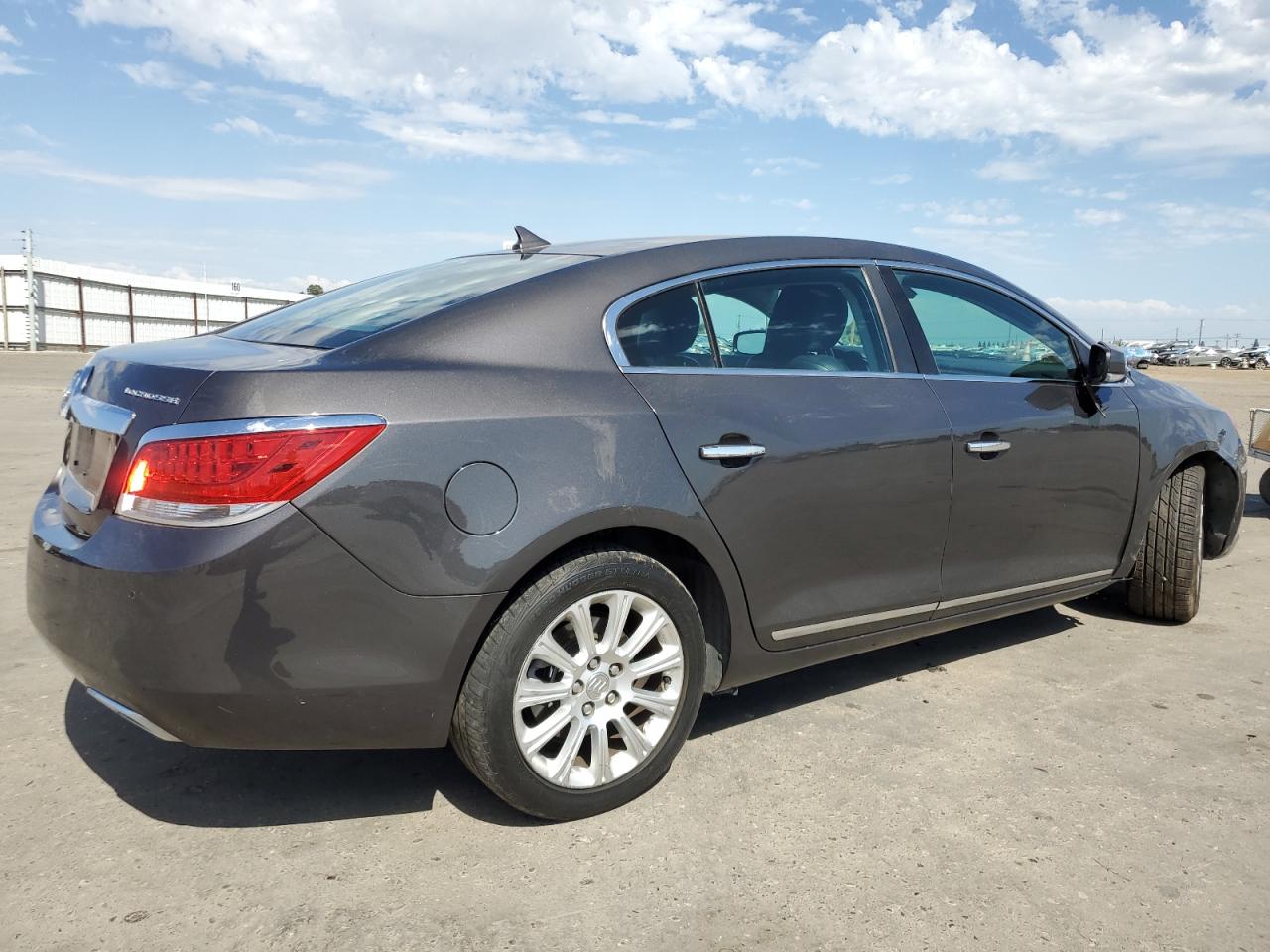 Photo 2 VIN: 1G4GC5E32DF308727 - BUICK LACROSSE 