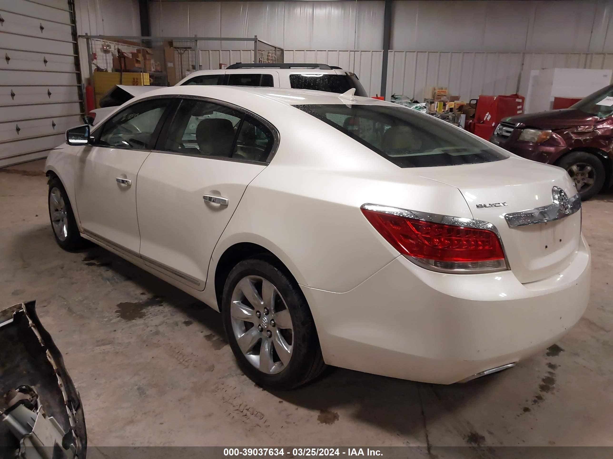 Photo 2 VIN: 1G4GC5E33CF180089 - BUICK LACROSSE 