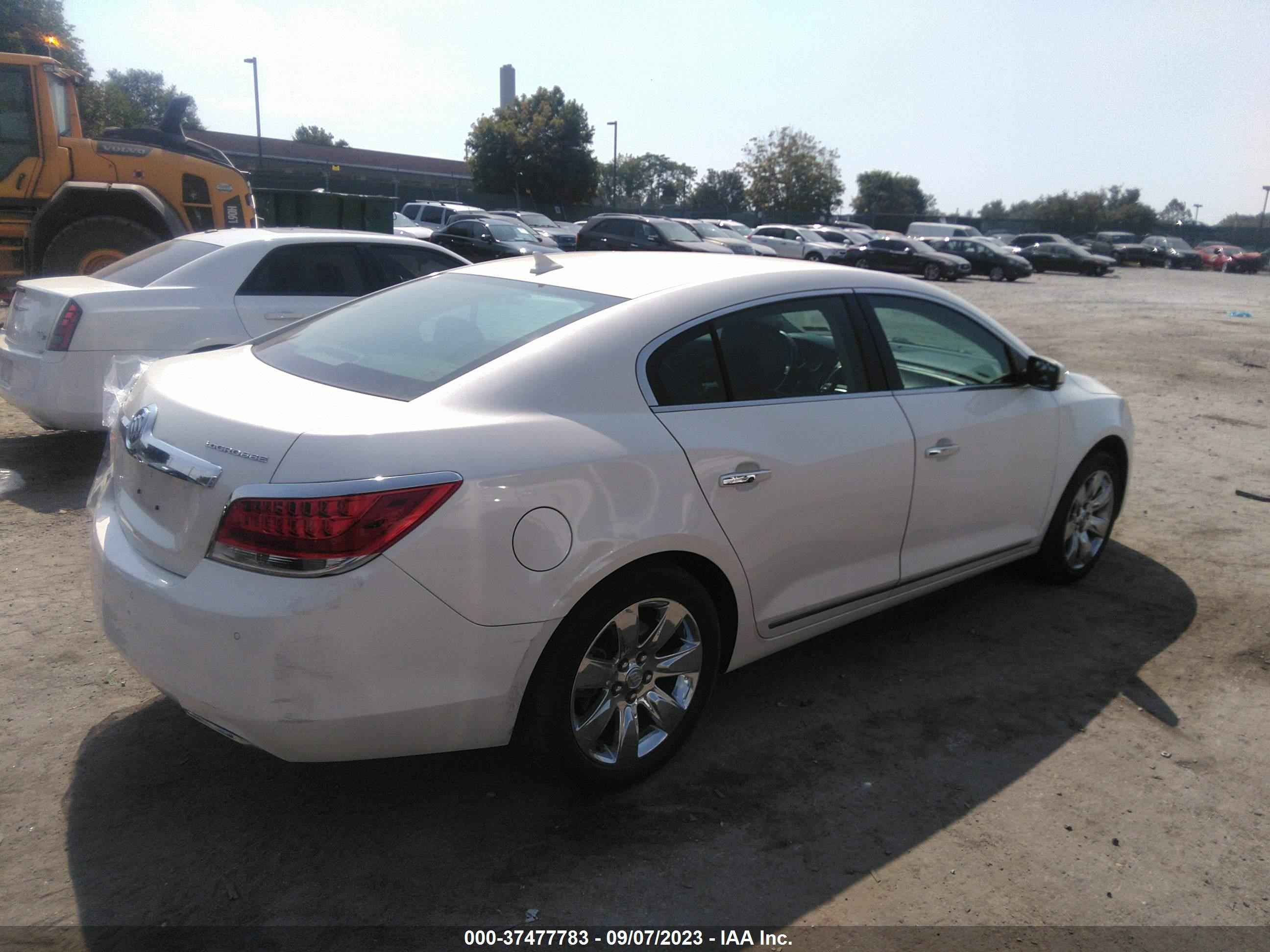 Photo 3 VIN: 1G4GC5E34DF159527 - BUICK LACROSSE 