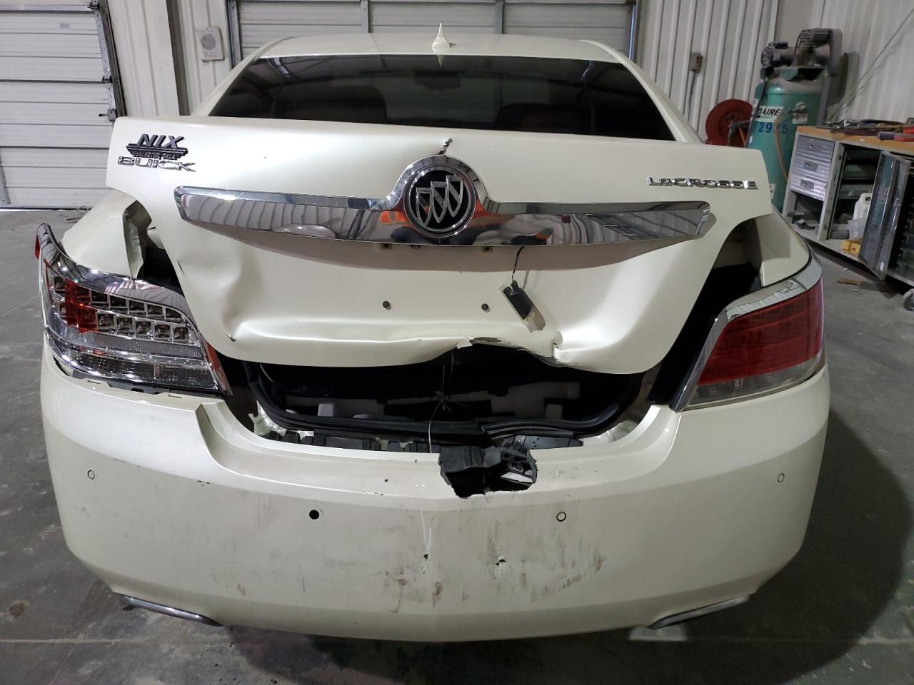 Photo 5 VIN: 1G4GC5E34DF258333 - BUICK LACROSSE 