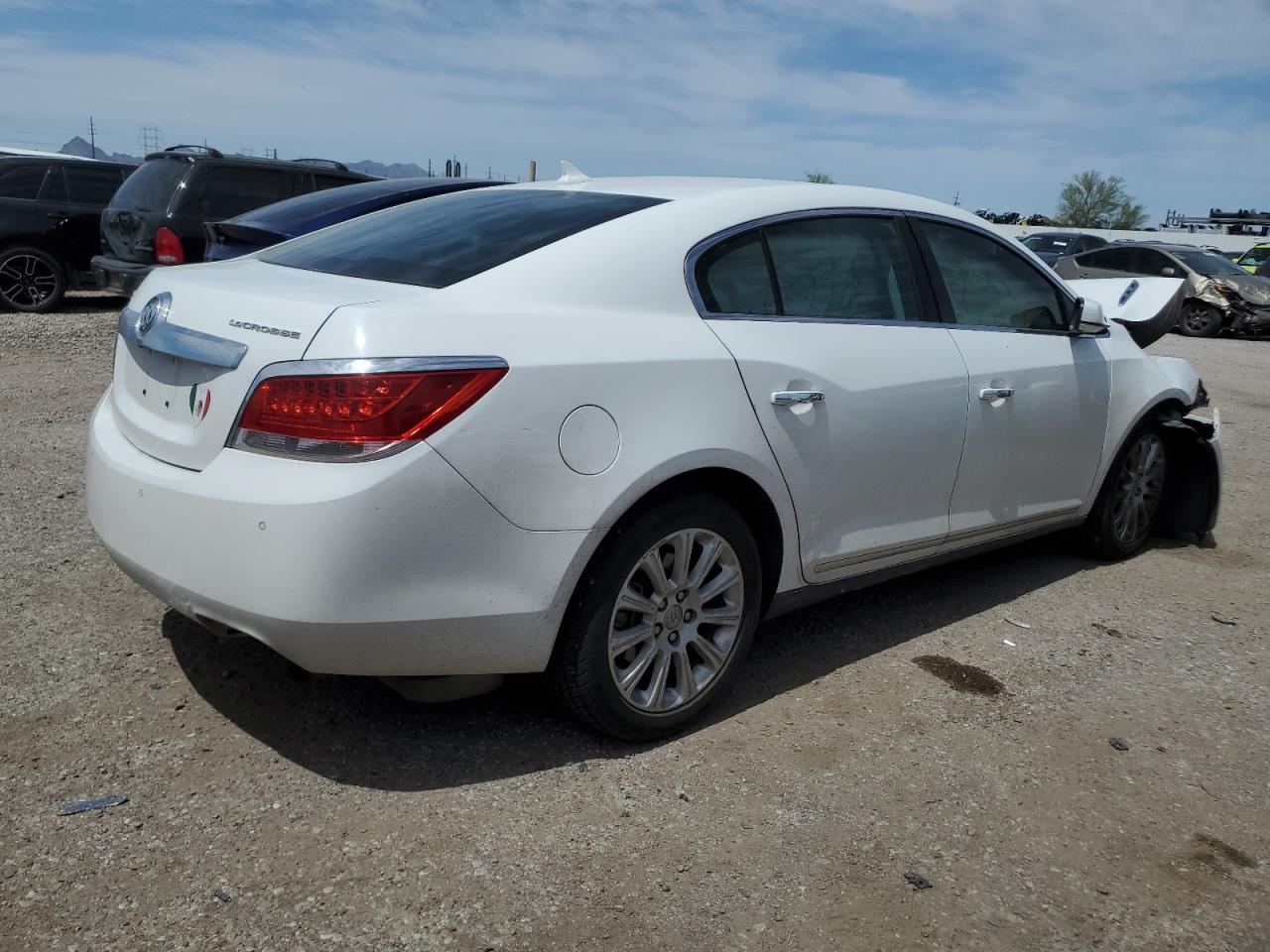 Photo 2 VIN: 1G4GC5E35DF308432 - BUICK LACROSSE 