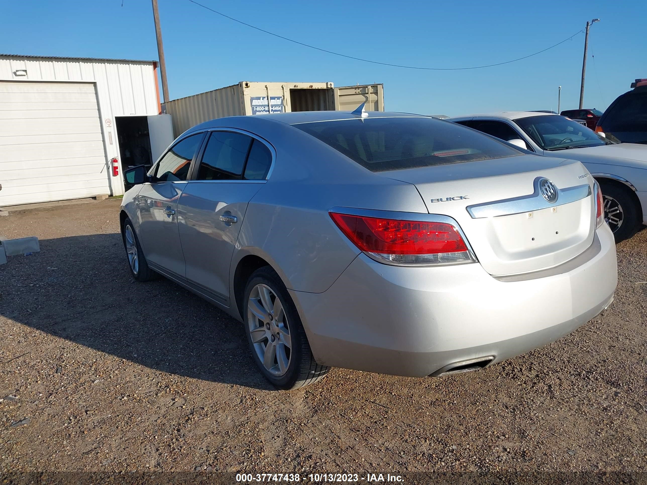 Photo 2 VIN: 1G4GC5E36CF289176 - BUICK LACROSSE 