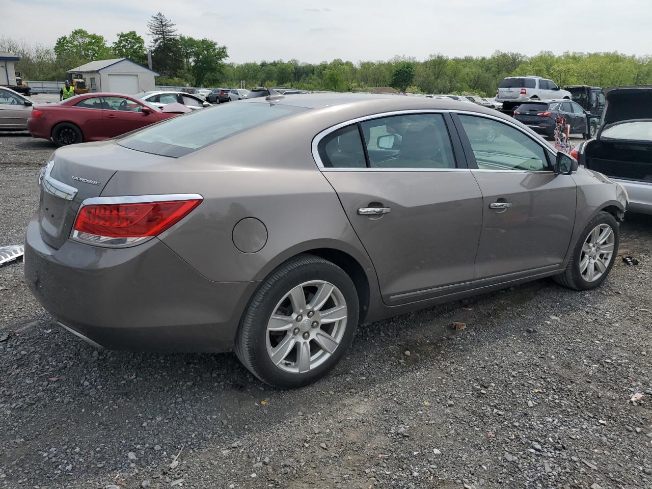 Photo 2 VIN: 1G4GC5E37CF159911 - BUICK LACROSSE 