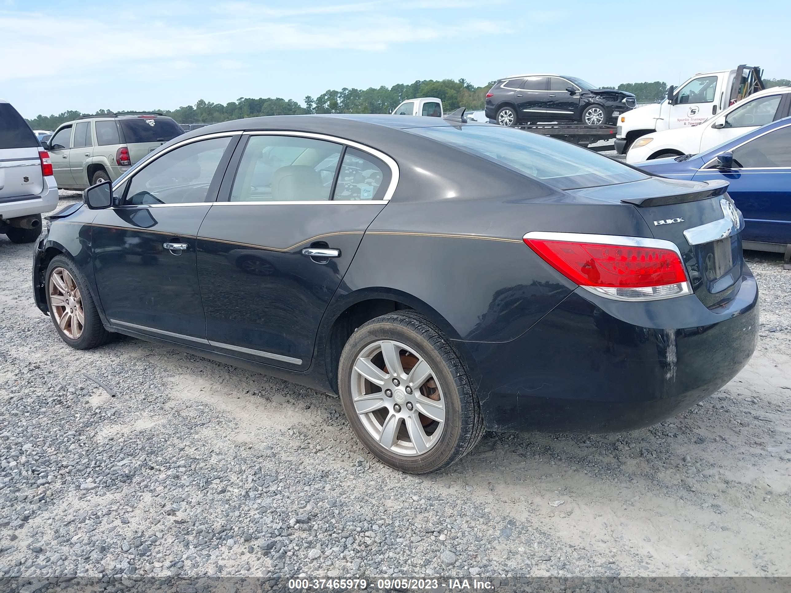 Photo 2 VIN: 1G4GC5ECXBF307063 - BUICK LACROSSE 