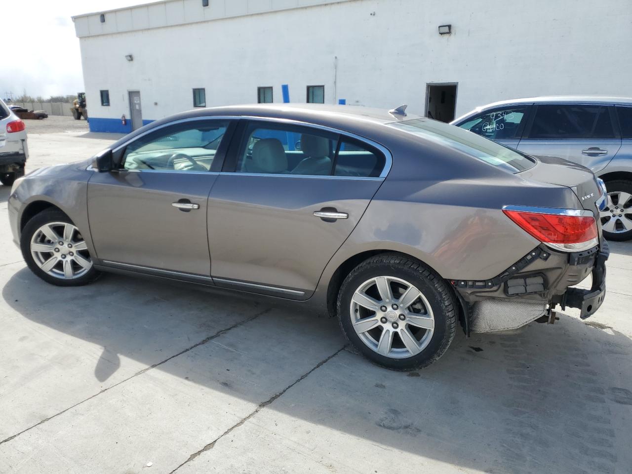 Photo 1 VIN: 1G4GC5ED5BF124775 - BUICK LACROSSE 