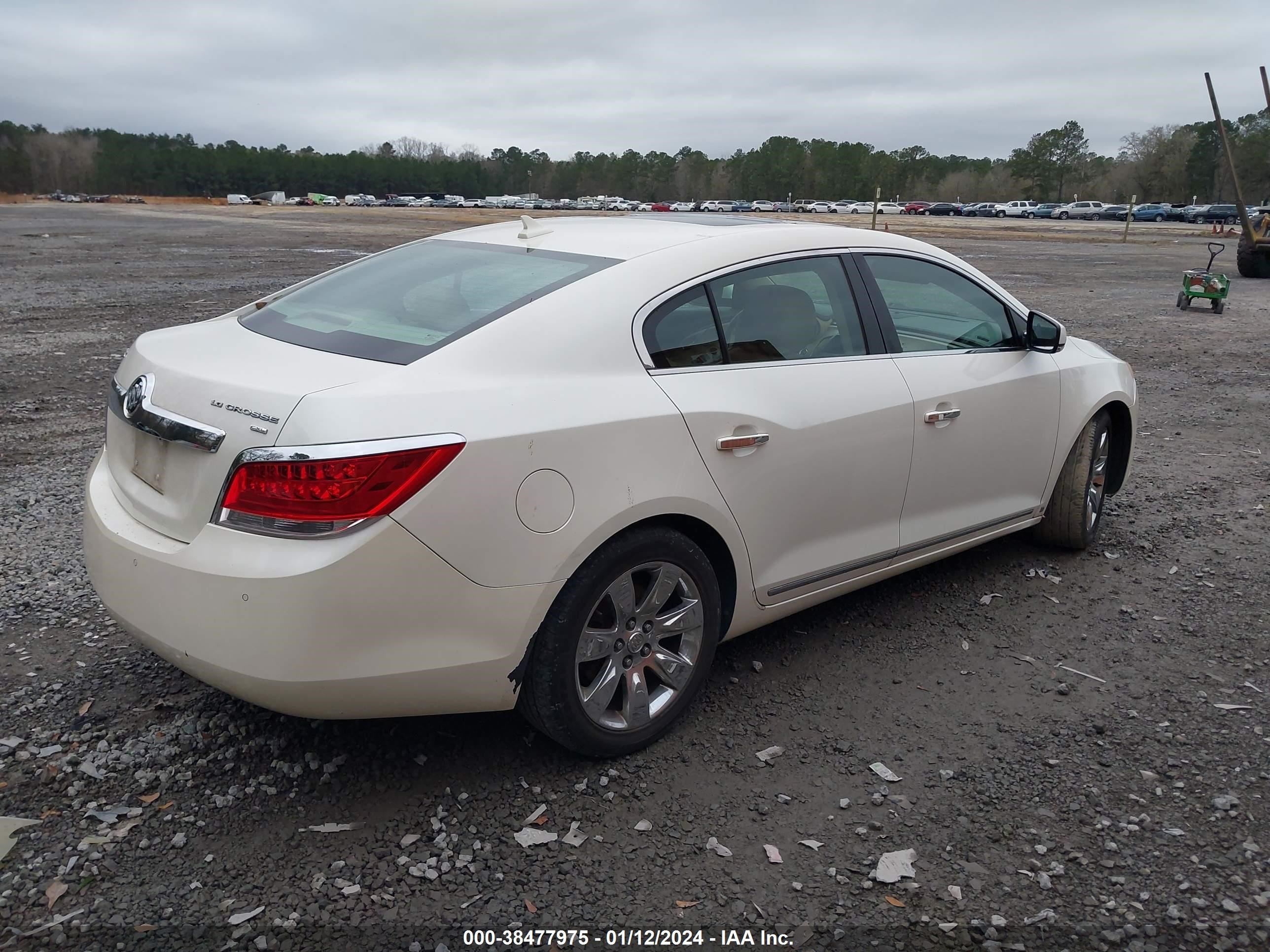 Photo 3 VIN: 1G4GC5EG0AF131836 - BUICK LACROSSE 