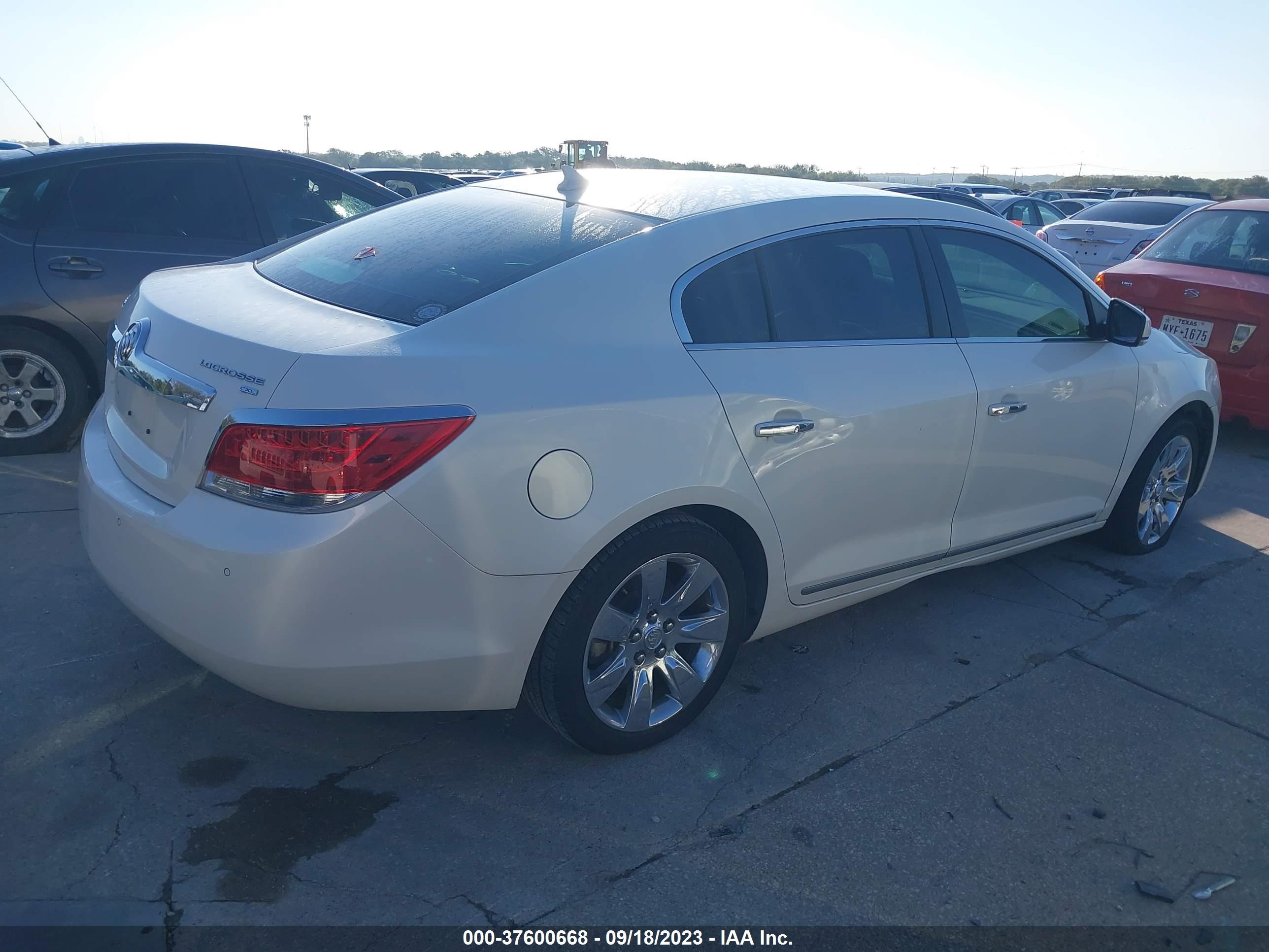 Photo 3 VIN: 1G4GC5EG2AF272021 - BUICK LACROSSE 