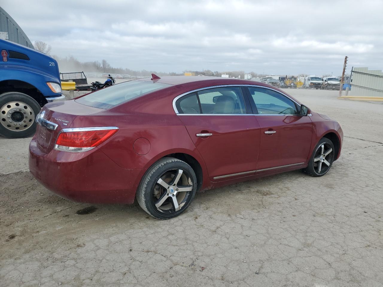 Photo 2 VIN: 1G4GC5EG4AF262090 - BUICK LACROSSE 