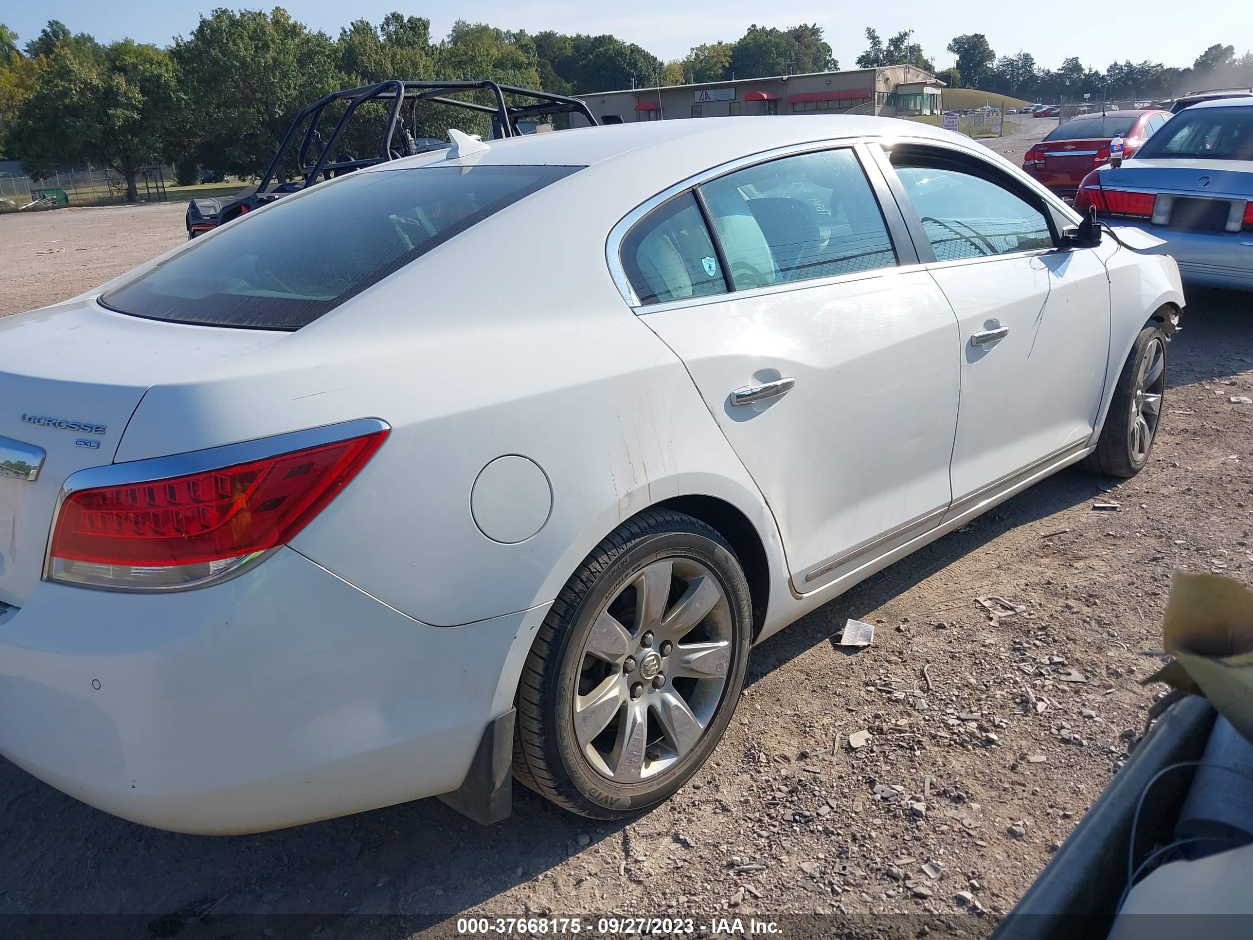 Photo 3 VIN: 1G4GC5EG8AF194117 - BUICK LACROSSE 