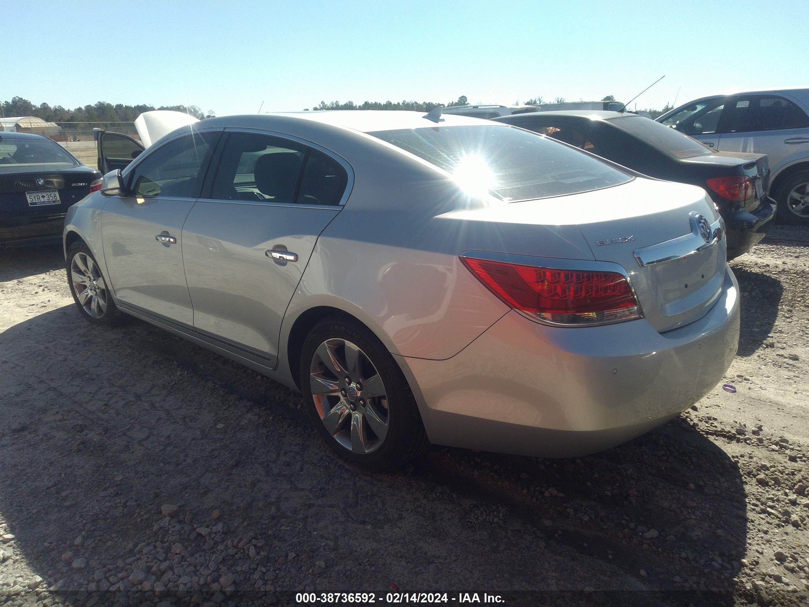 Photo 2 VIN: 1G4GC5EG9AF180663 - BUICK LACROSSE 