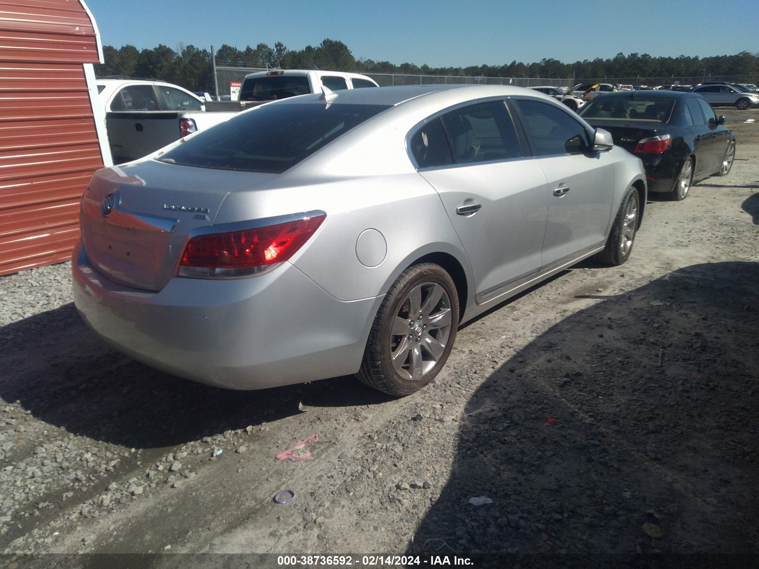 Photo 3 VIN: 1G4GC5EG9AF180663 - BUICK LACROSSE 