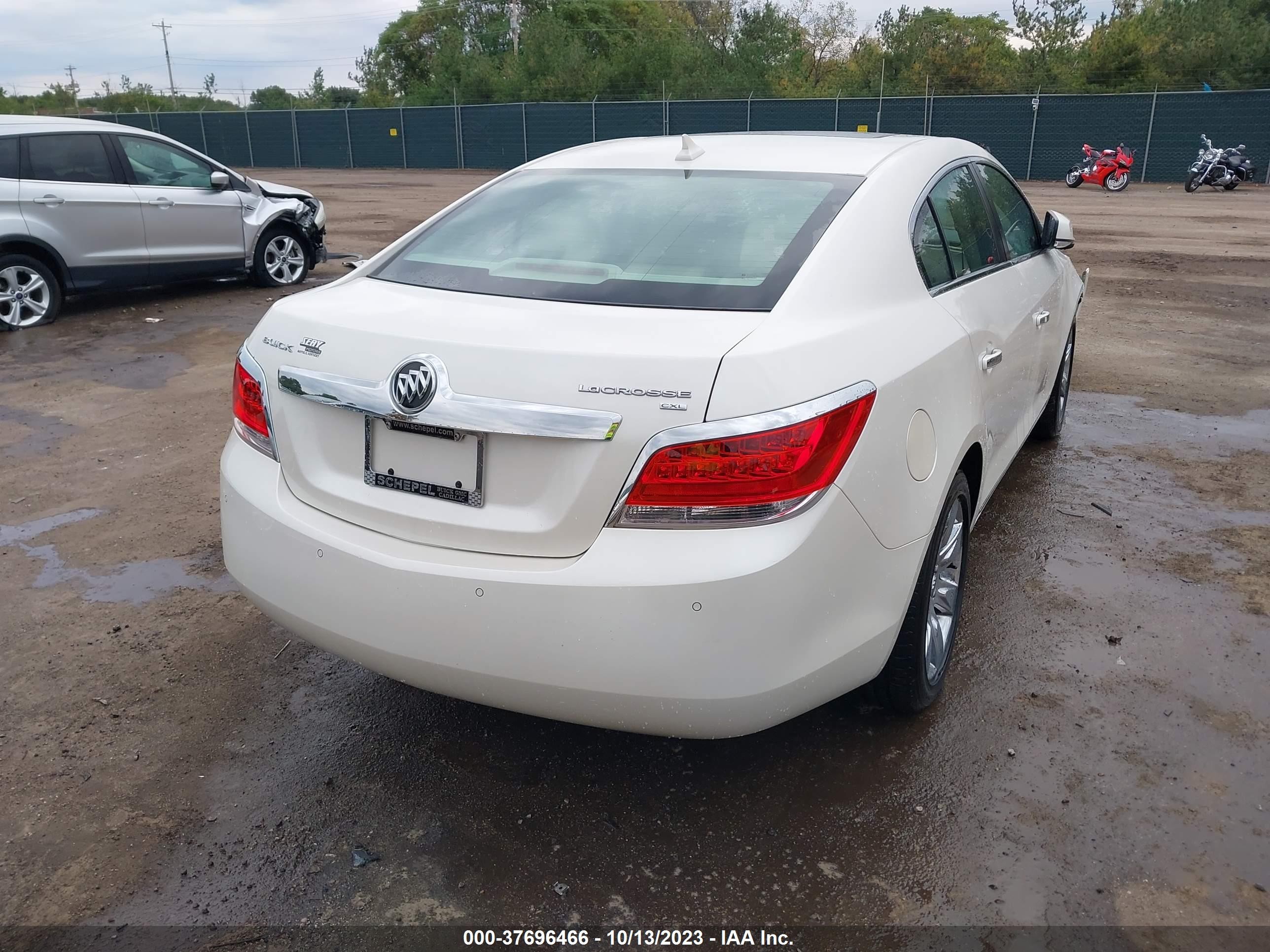 Photo 3 VIN: 1G4GC5EGXAF162401 - BUICK LACROSSE 