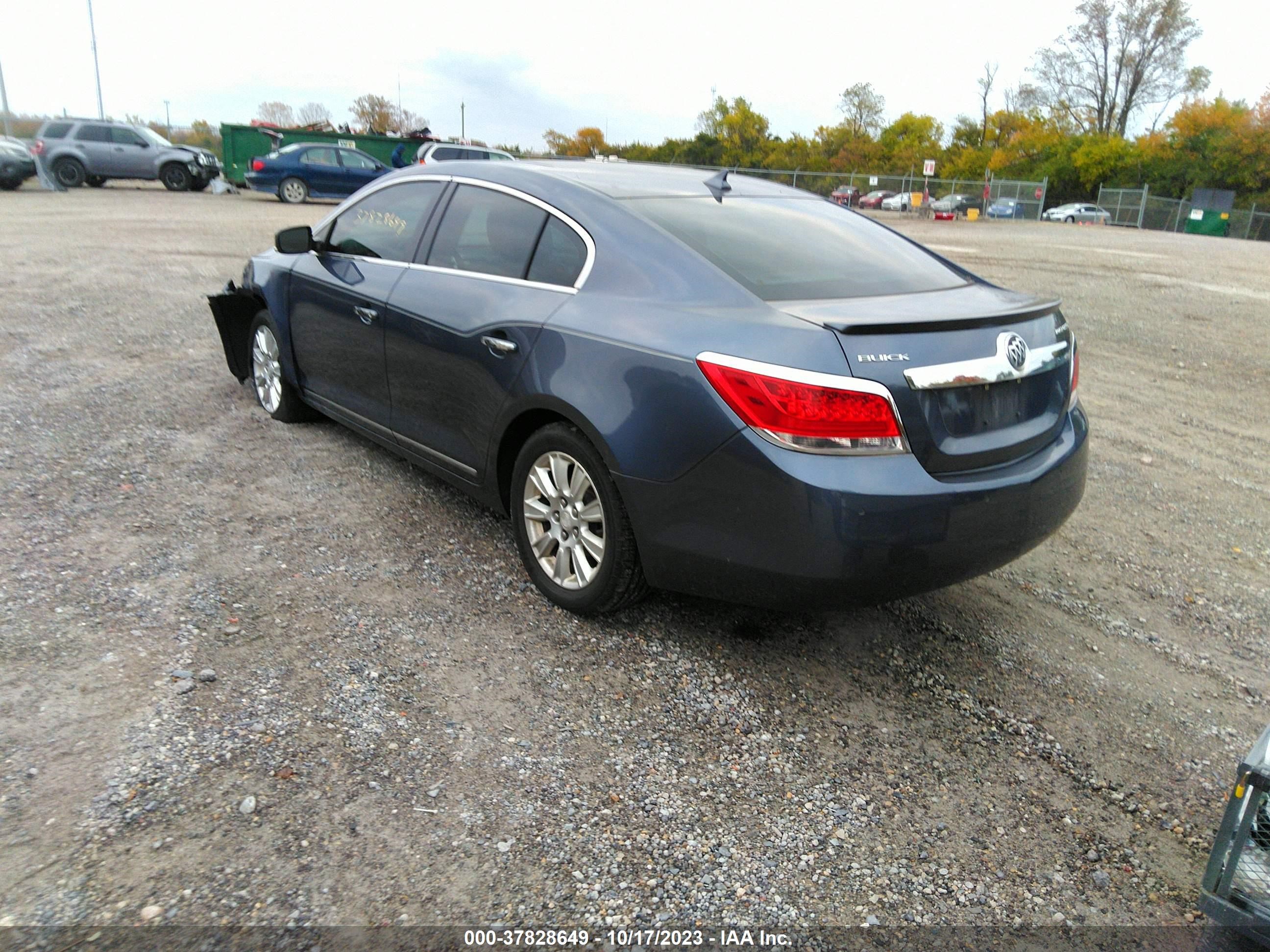 Photo 2 VIN: 1G4GC5ER3DF299623 - BUICK LACROSSE 