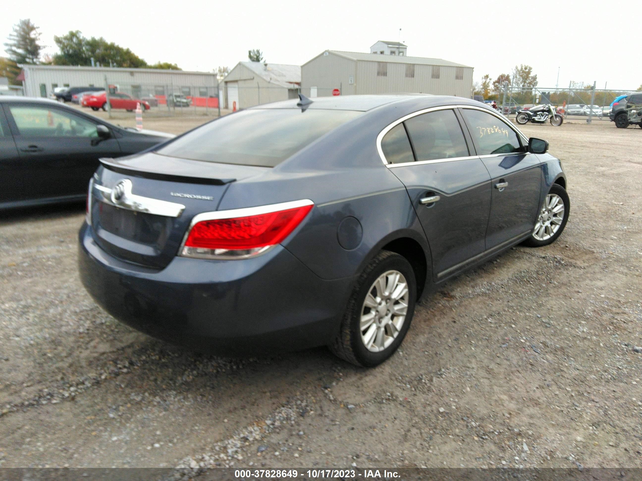 Photo 3 VIN: 1G4GC5ER3DF299623 - BUICK LACROSSE 