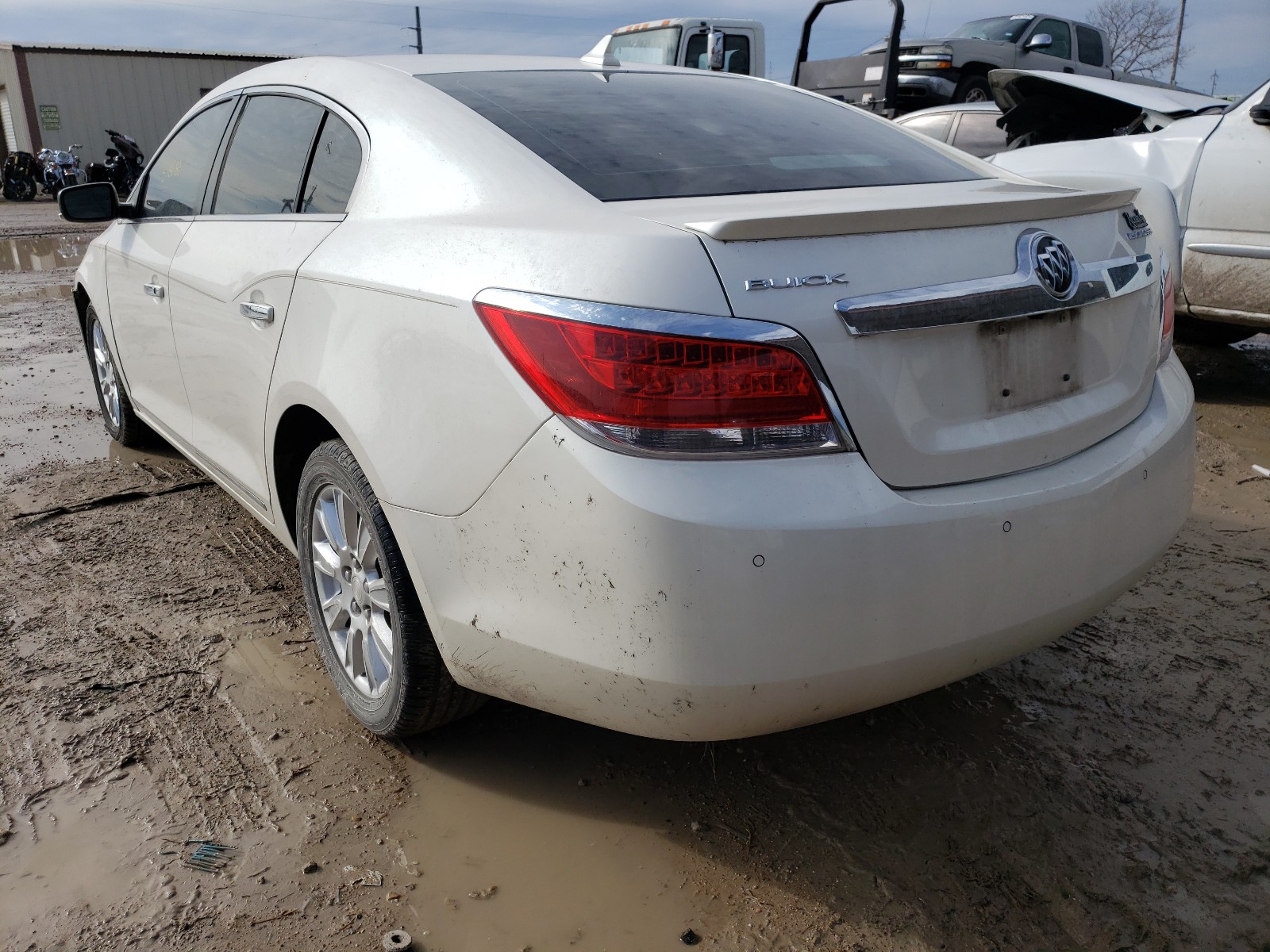 Photo 2 VIN: 1G4GC5ER5DF325722 - BUICK LACROSSE 