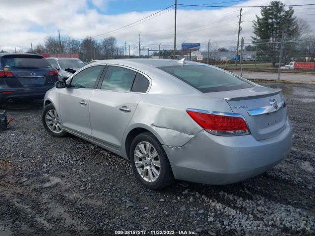 Photo 2 VIN: 1G4GC5ER6DF217867 - BUICK LACROSSE 