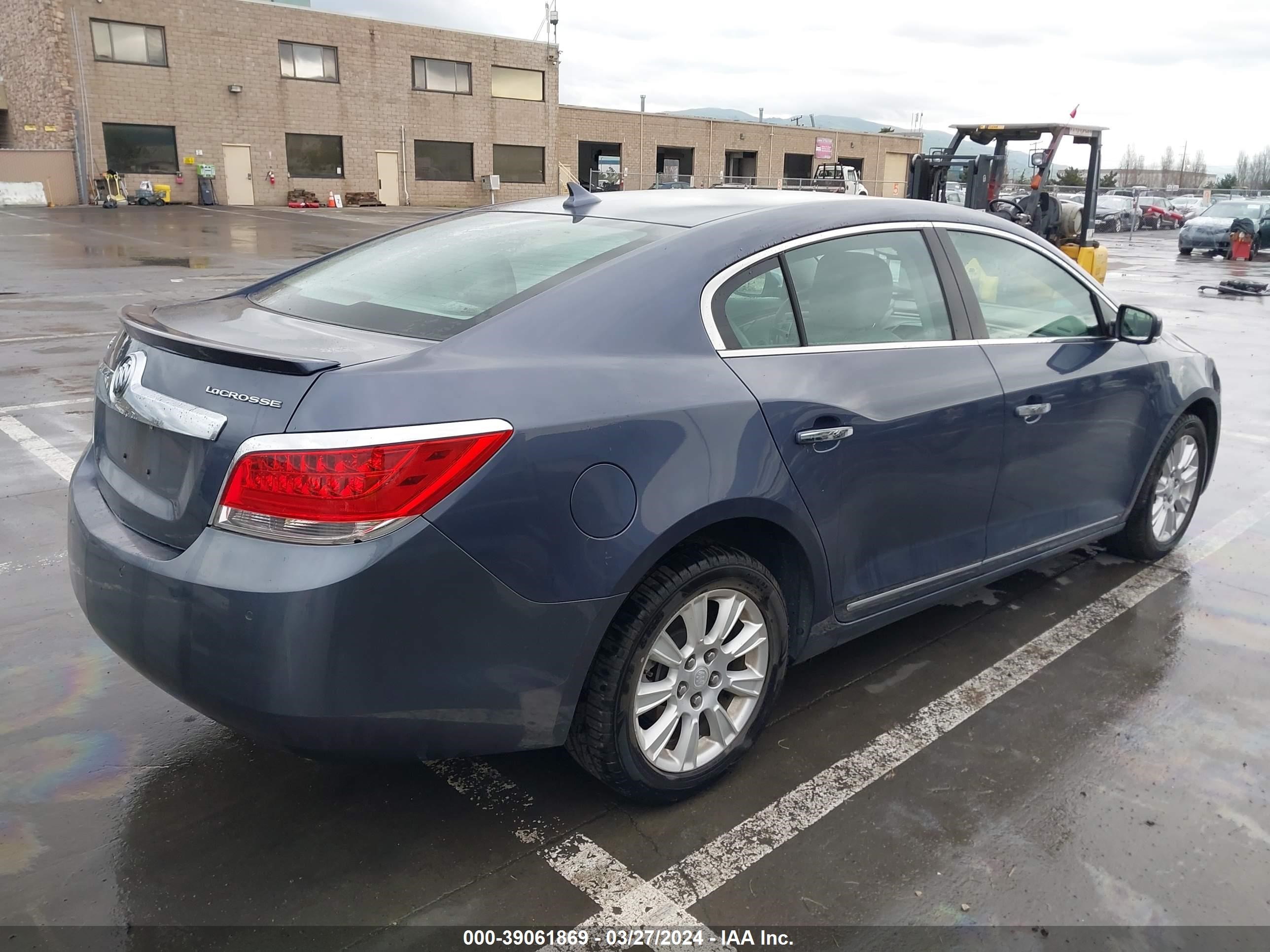 Photo 3 VIN: 1G4GC5ER7DF187536 - BUICK LACROSSE 