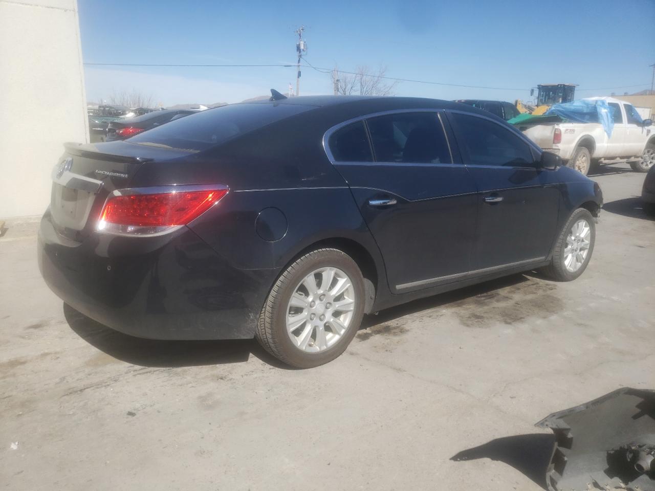 Photo 2 VIN: 1G4GC5ERXDF281006 - BUICK LACROSSE 