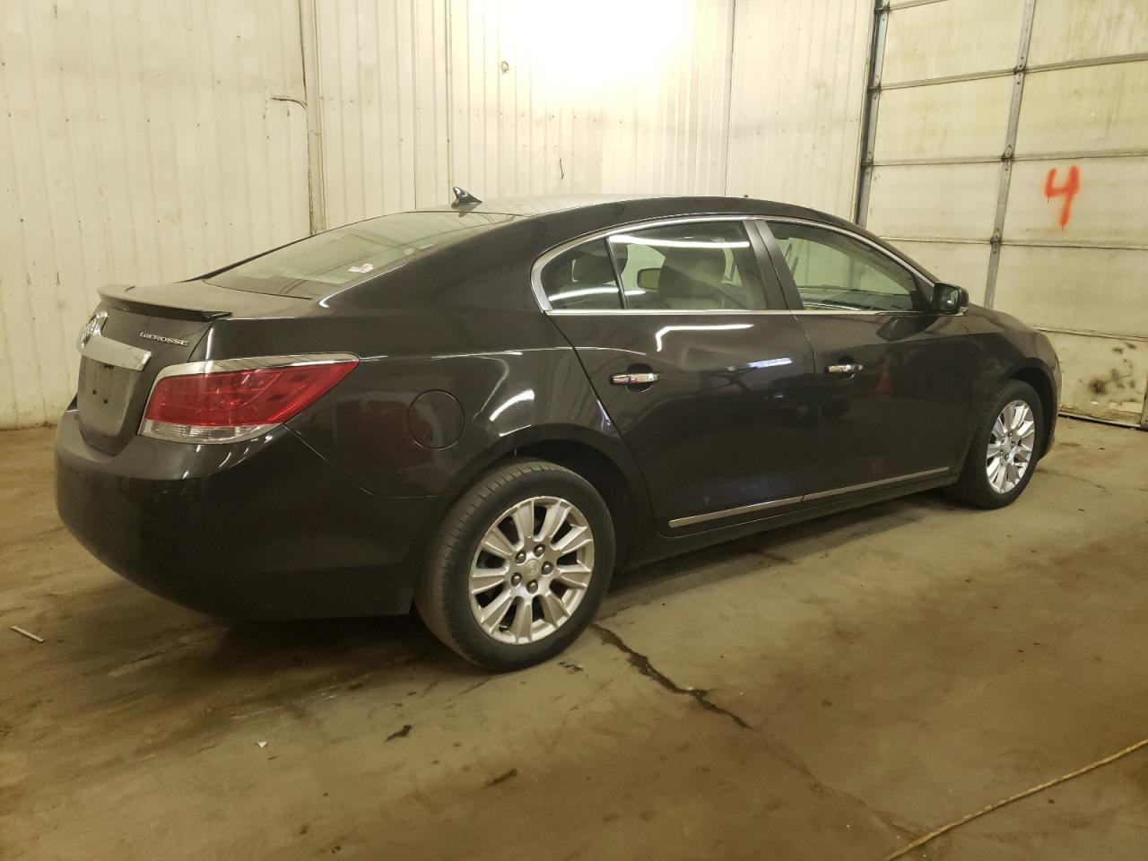 Photo 2 VIN: 1G4GC5ERXDF326767 - BUICK LACROSSE 